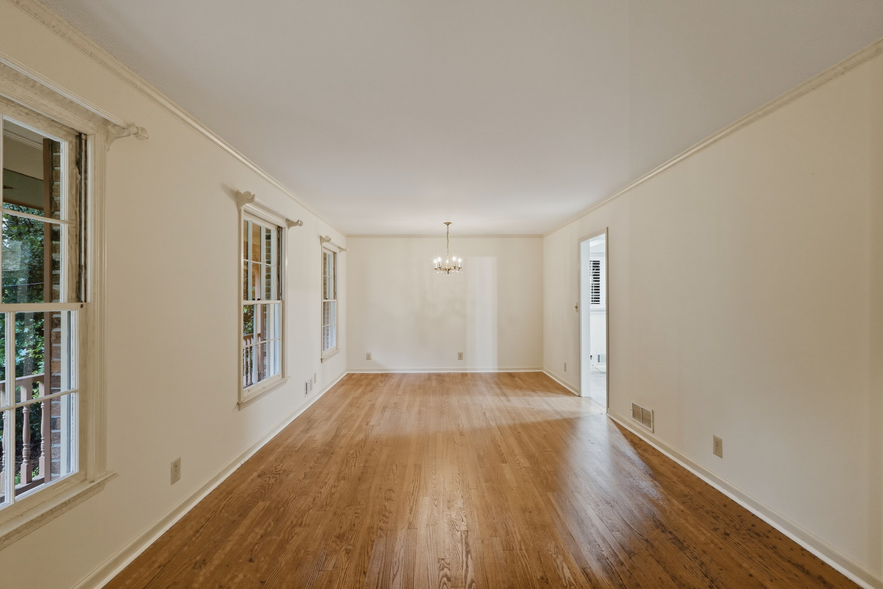 Photo 12 of 29 of 3969 Briaridge Cir, Atlanta, GA