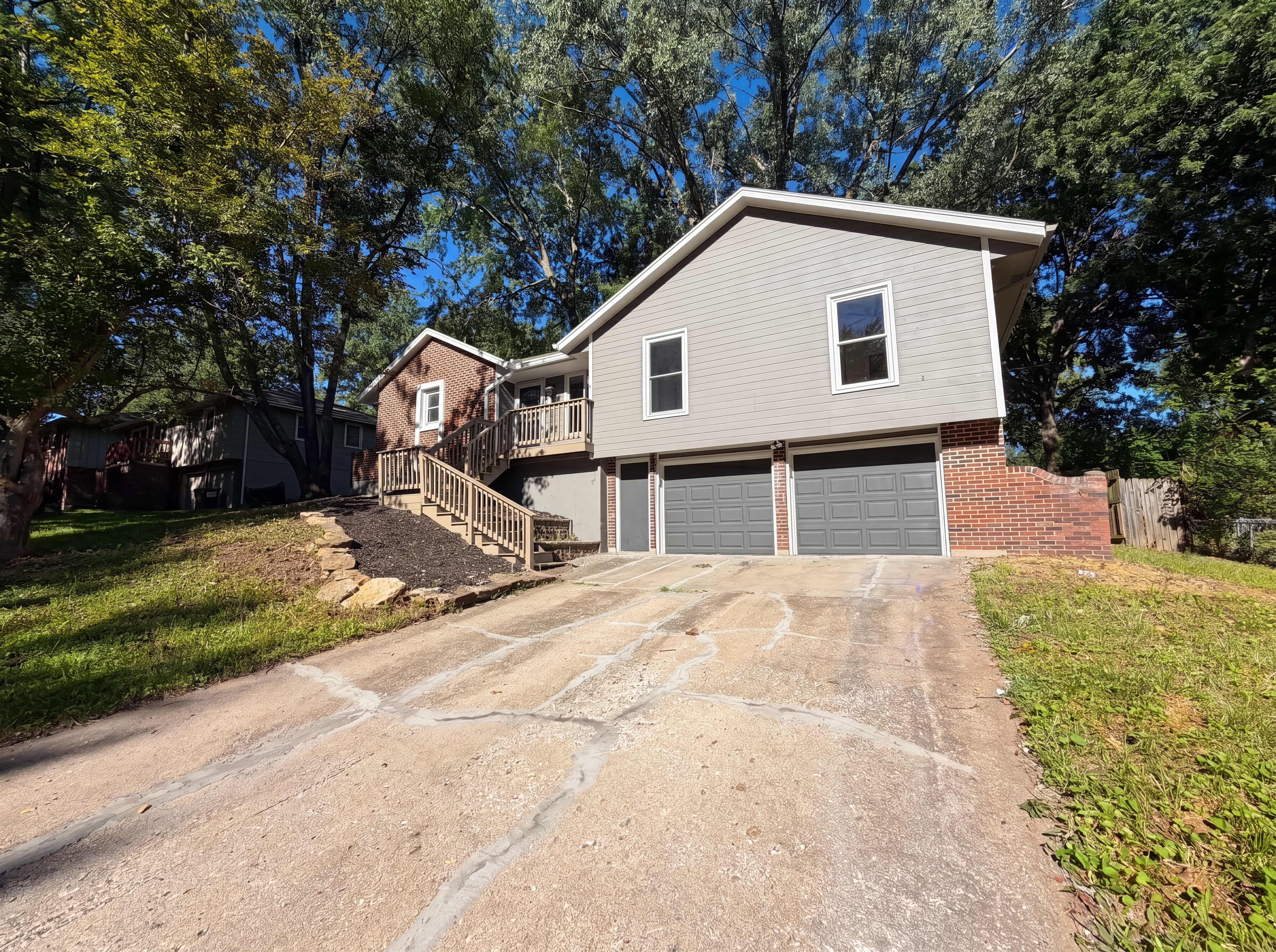 Photo 16 of 22 of 205 NE 1st Street Ter, Blue Springs, MO