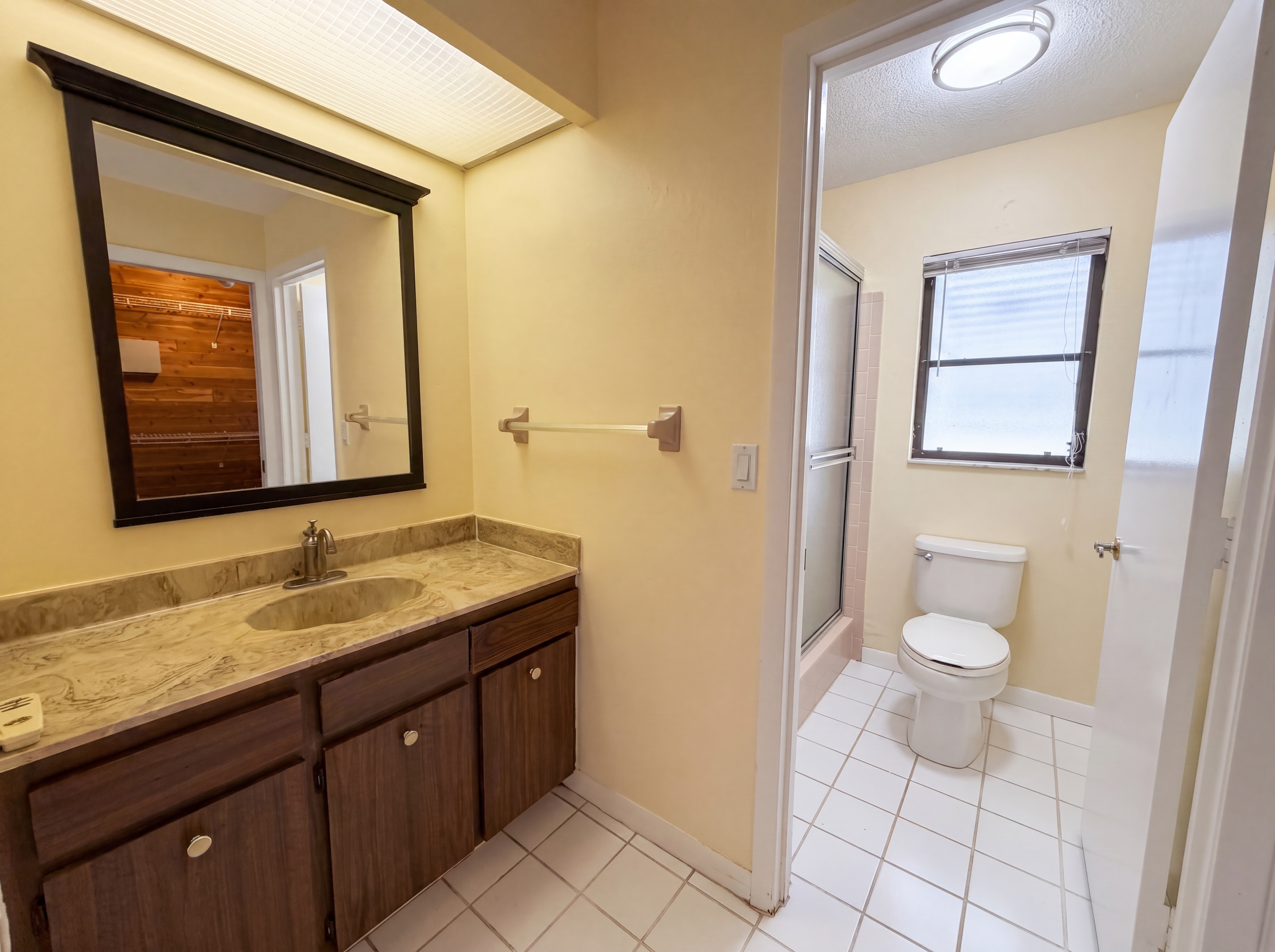 Photo 18 of 39 of 1301 Lucaya Ave, Venice, FL