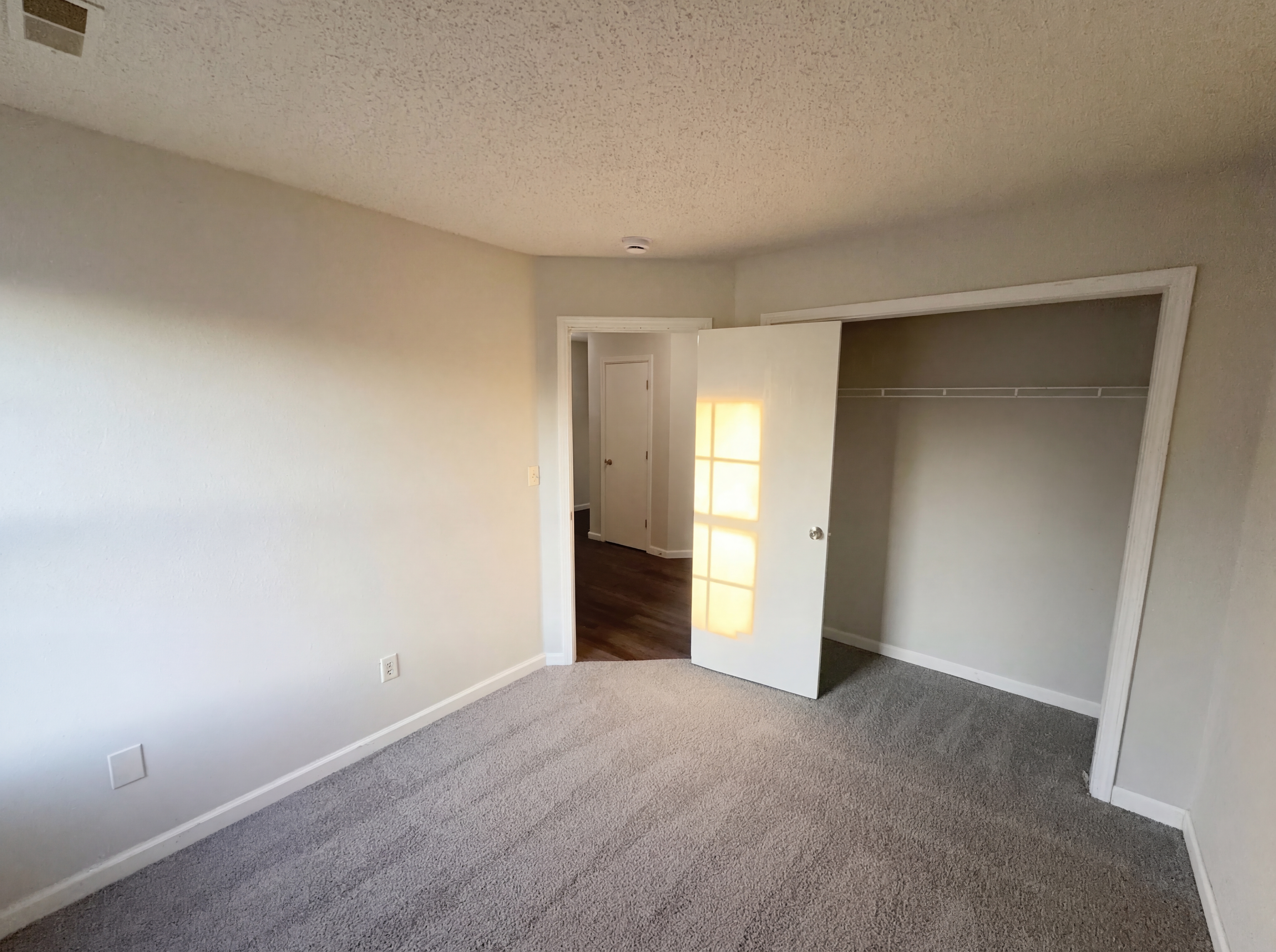 Photo 18 of 20 of 6654 Hazelhatch Dr, Indianapolis, IN