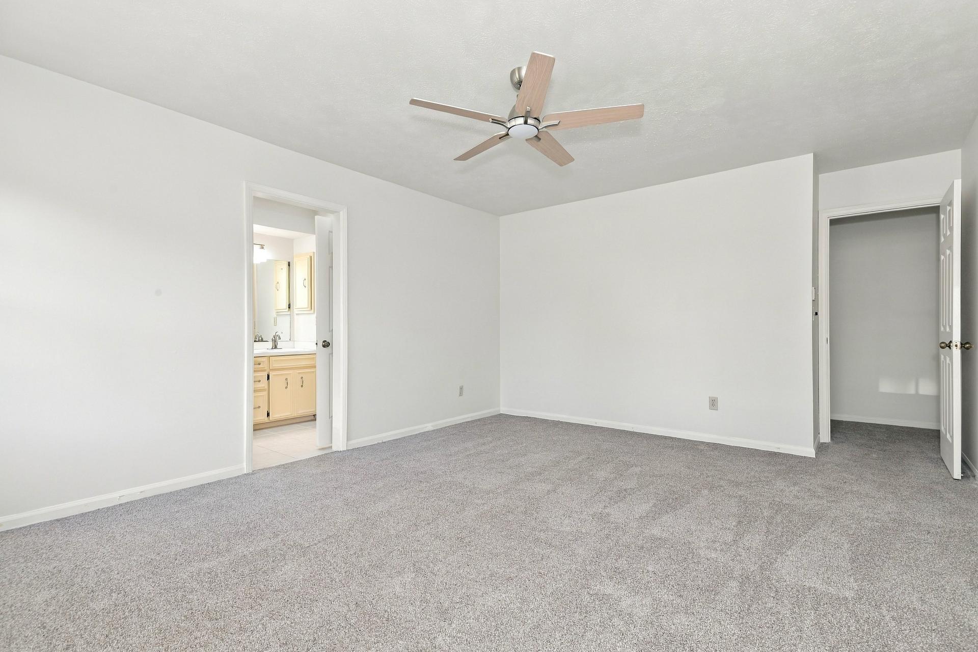 Photo 8 of 20 of 4303 Castlewood Pkwy, Columbus, GA