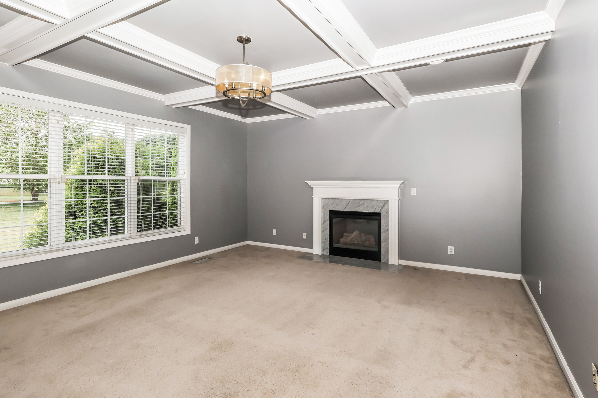 Photo 7 of 23 of 10917 Worthington Ln, Prospect, KY