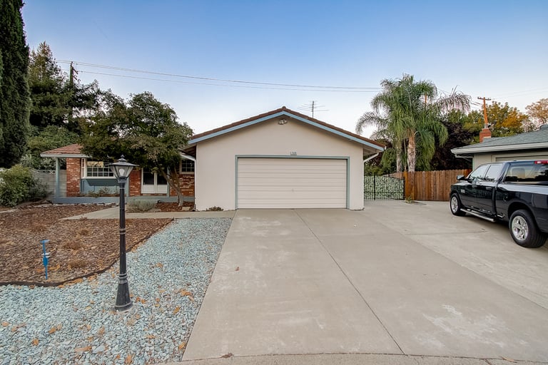 Photo 10 of 40 - 2600 Heidelberg Ct, Sacramento, CA 95826