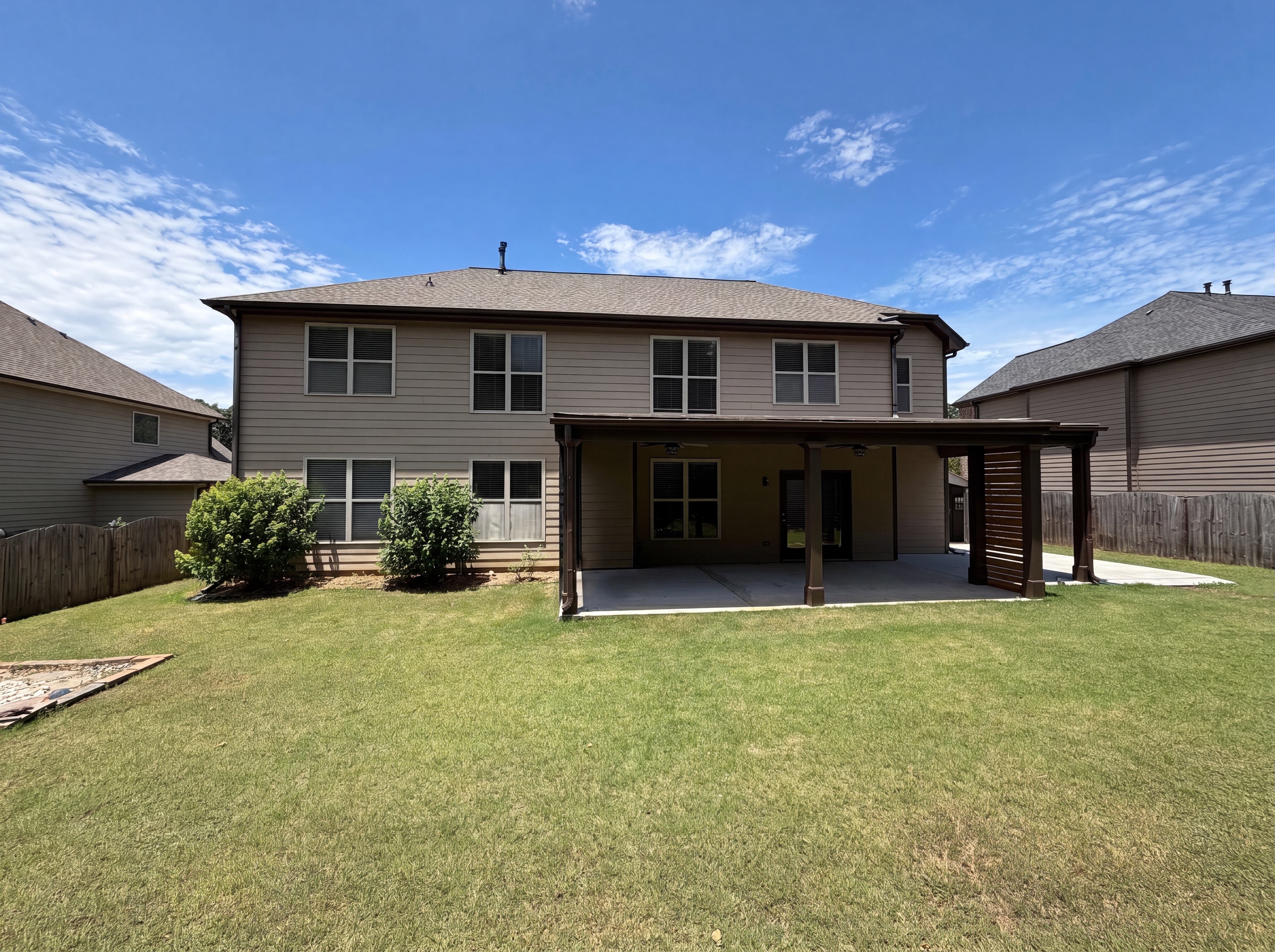 Photo 5 of 51 of 1481 Azalea Brook Dr, Lawrenceville, GA