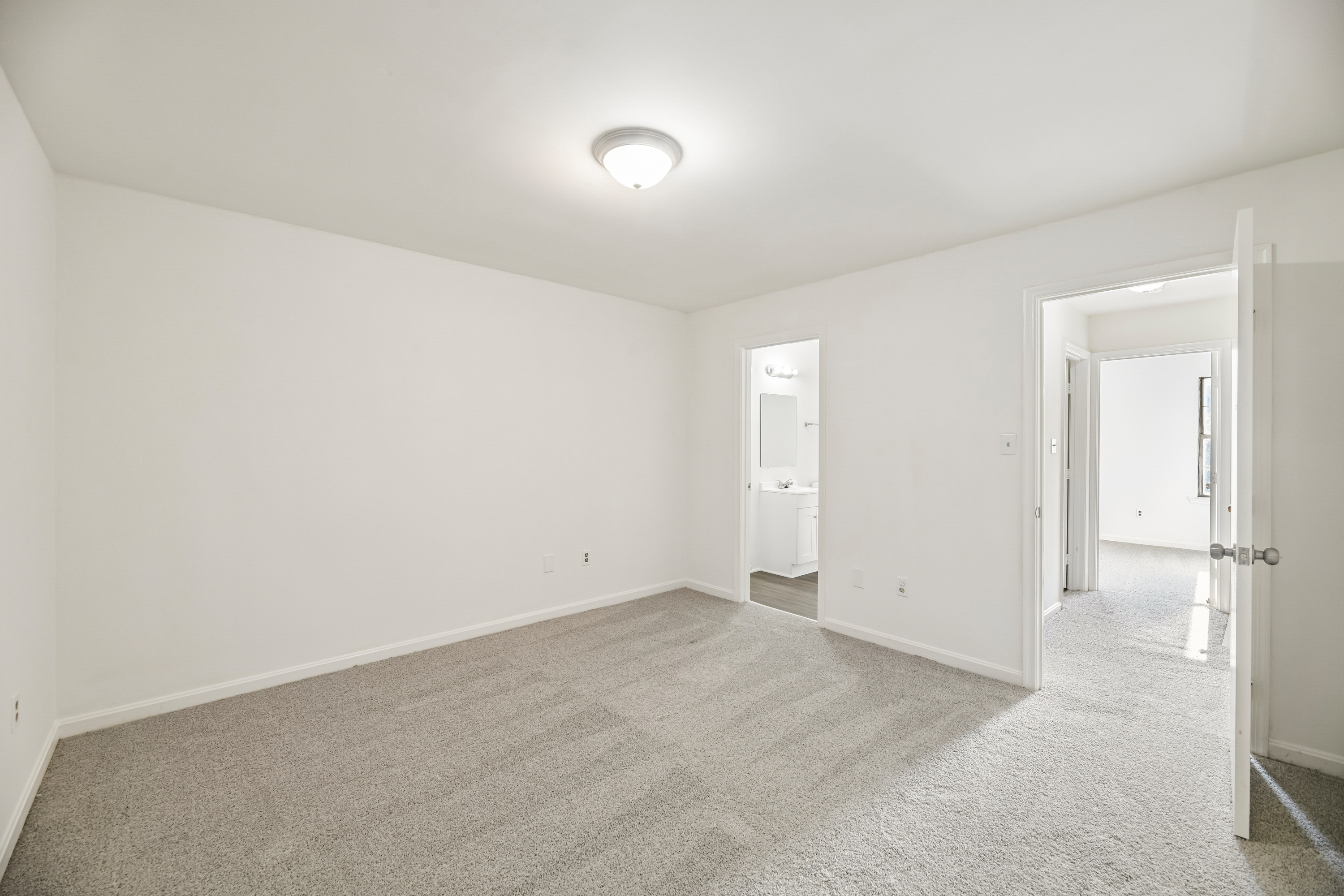 Photo 27 of 37 of 6866 Chasewood Cir, Centreville, VA