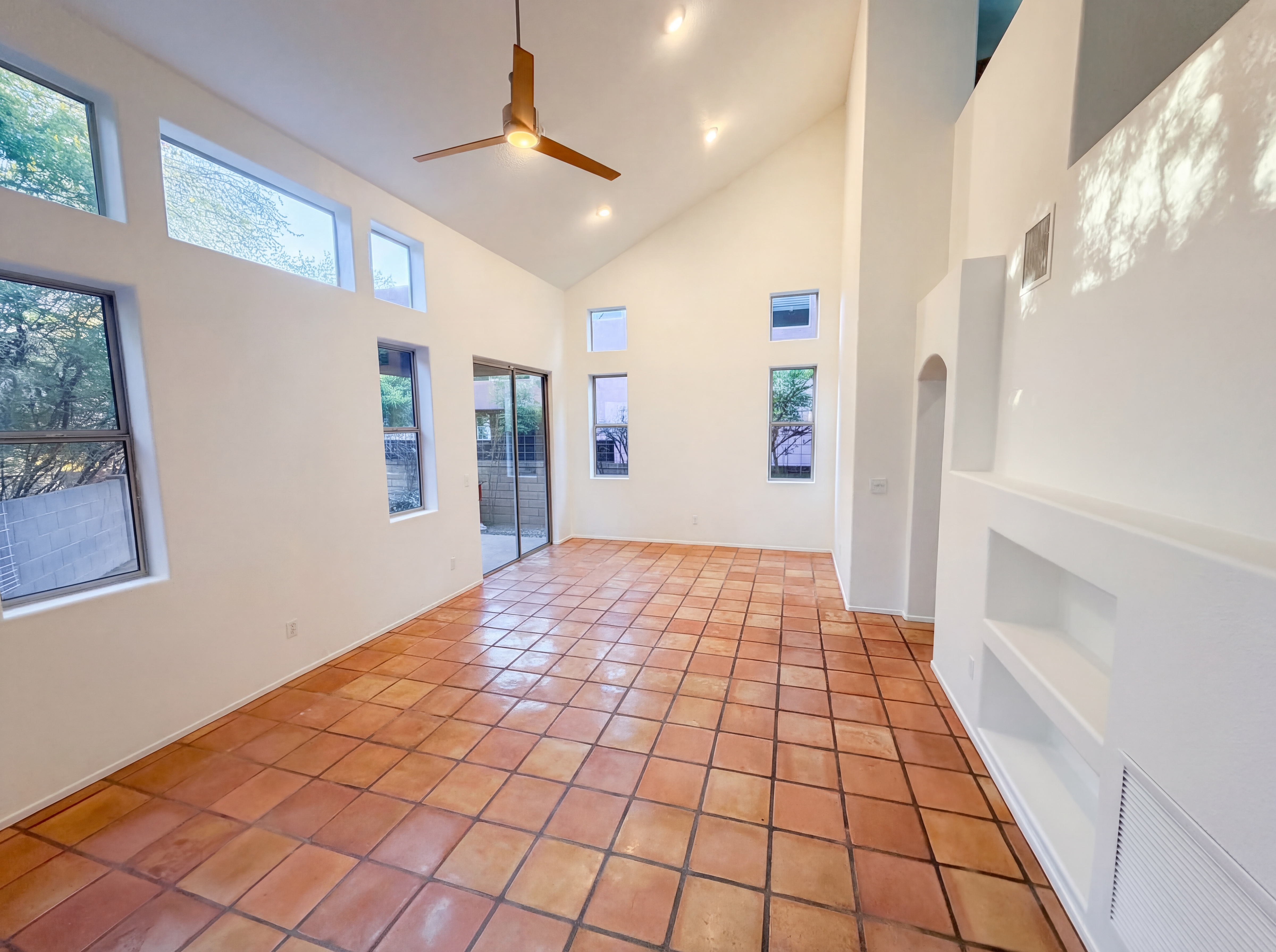 Photo 3 of 23 of 5230 E Timrod St, Tucson, AZ
