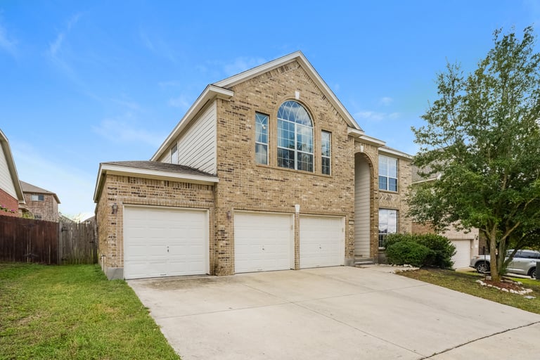 Photo 8 of 27 - 3614 Atrium Peak, San Antonio, TX 78261