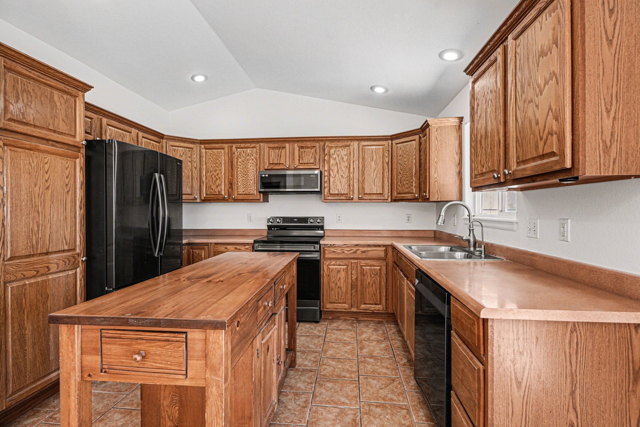 Photo 2 of 18 of 5108 Aramis Ct, Pueblo, CO