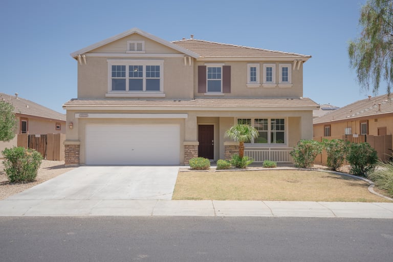 Photo 1 of 30 - 15123 W Hope Dr, Surprise, AZ 85379