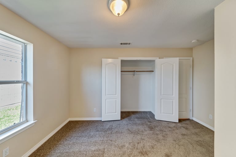 Photo 16 of 22 - 2648 Bishop Allen Ln, Dallas, TX 75237