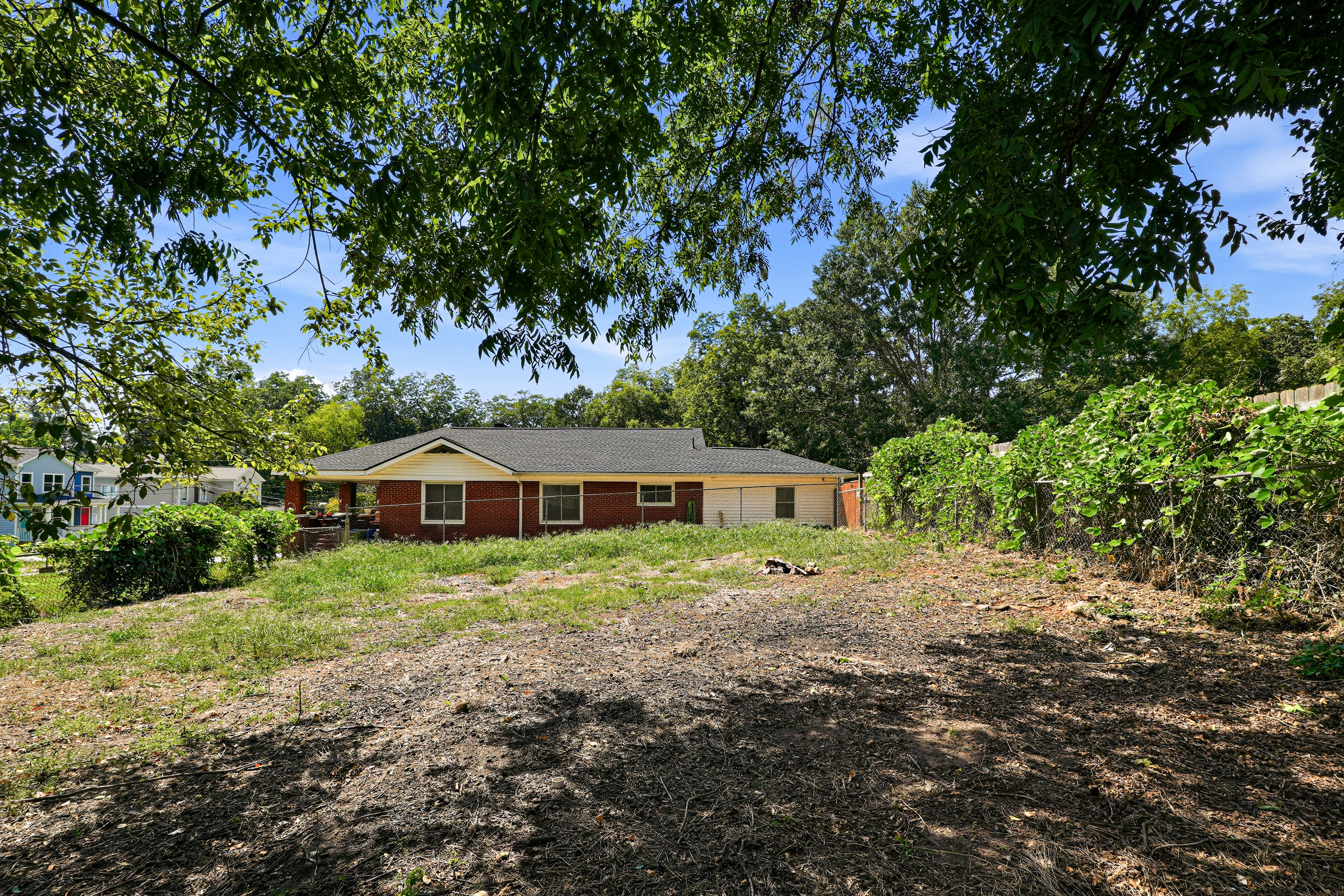 Photo 24 of 25 of 1233 Oakland Dr SW, Atlanta, GA