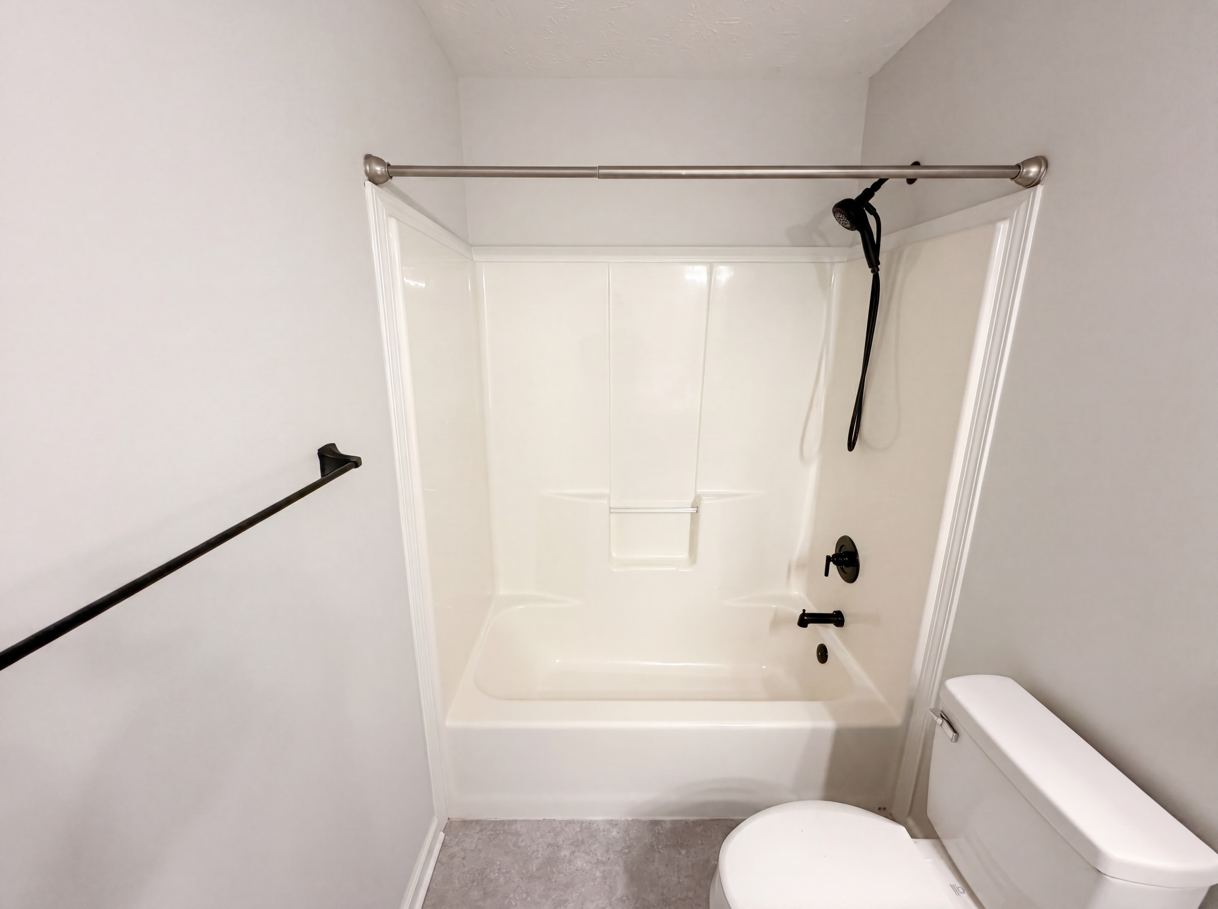 Photo 15 of 27 of 18676 Mill Grove Dr, Noblesville, IN