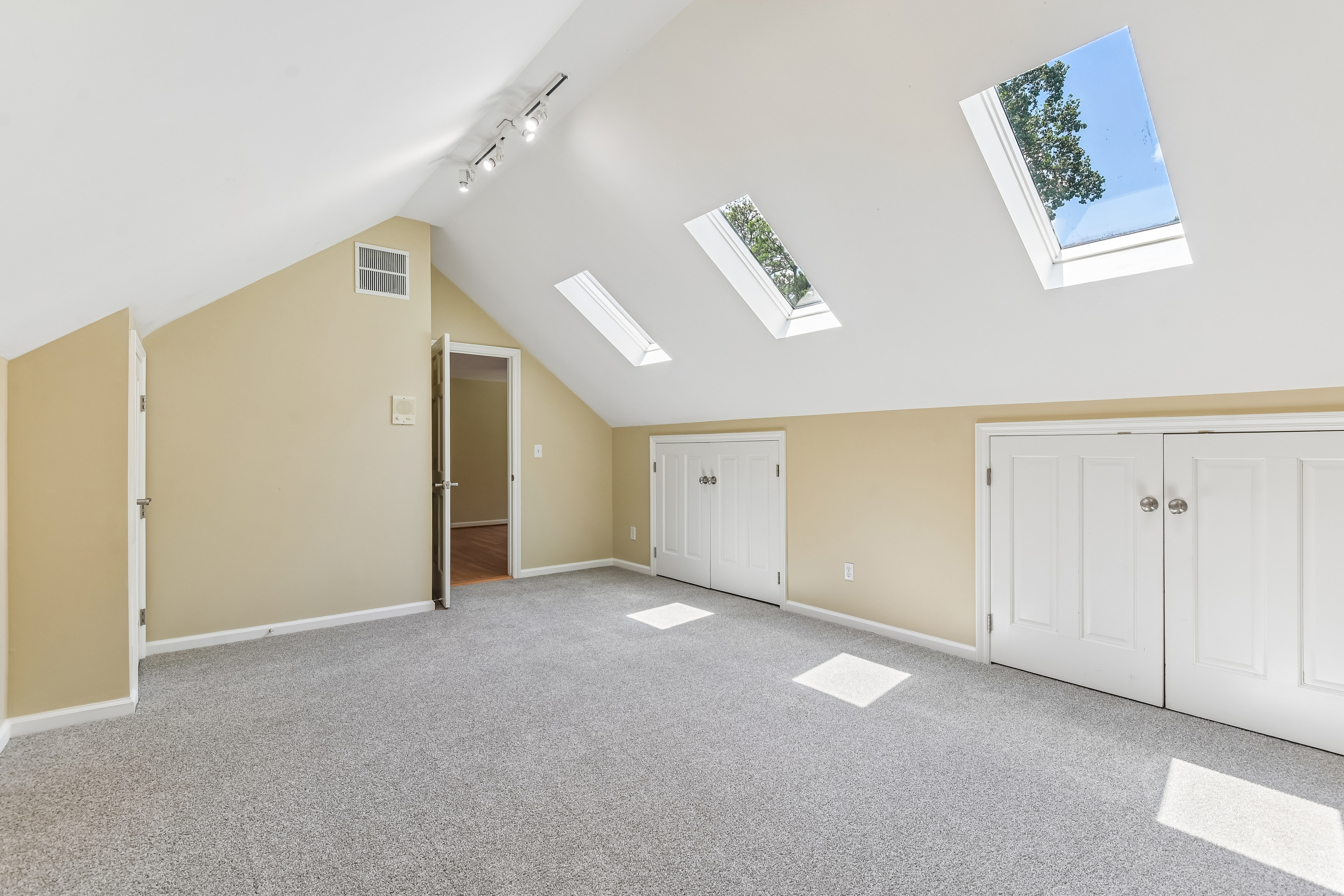 Photo 79 of 87 of 3135 Spalding Dr, Atlanta, GA