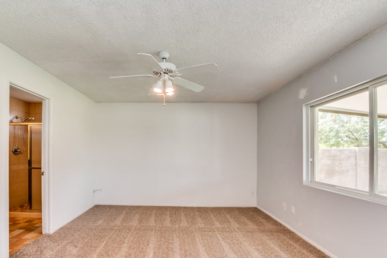 Photo 17 of 37 - 13840 N 52nd Dr, Glendale, AZ 85306