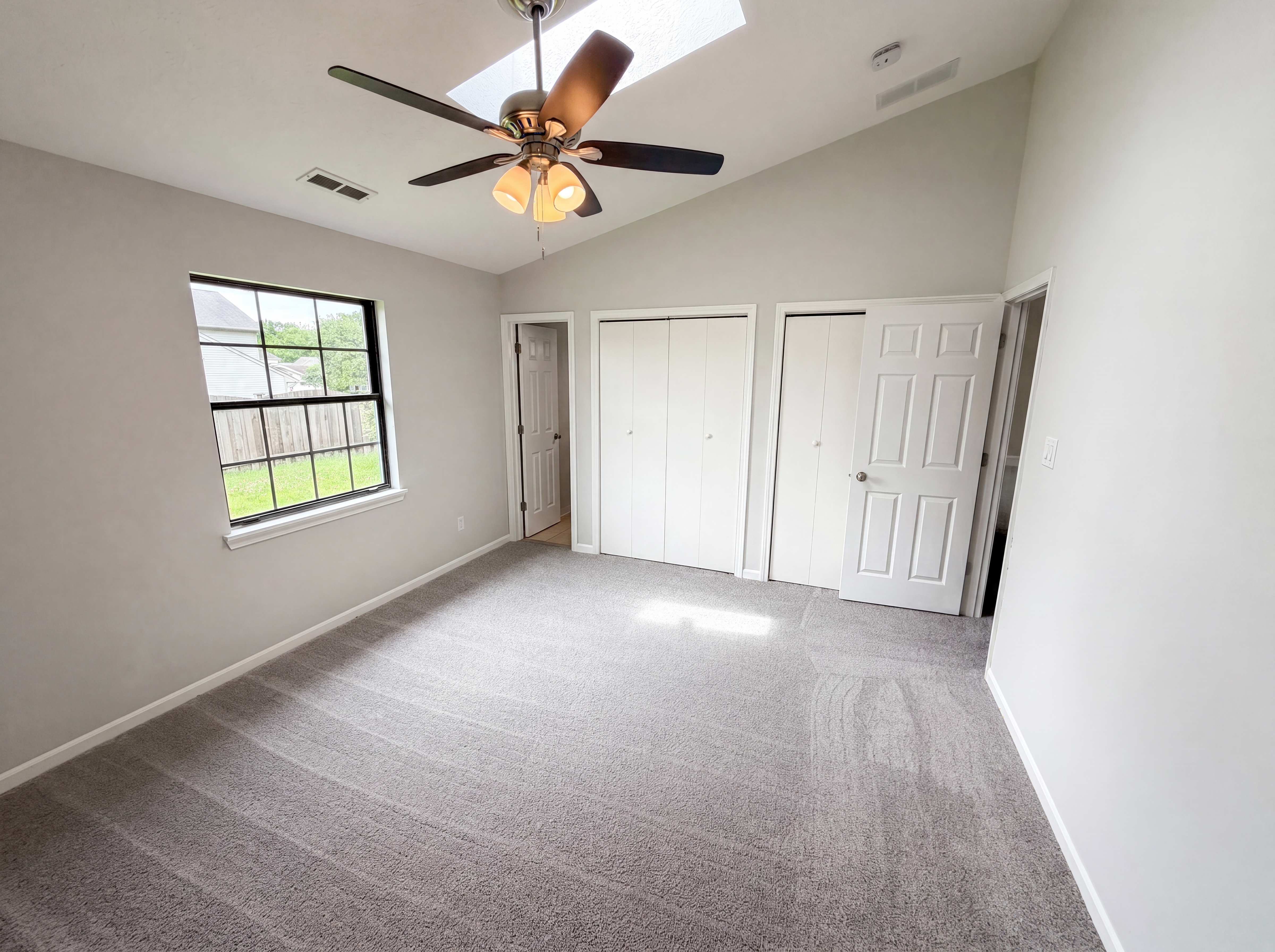 Photo 14 of 20 of 8058 Cherrybark Dr, Indianapolis, IN