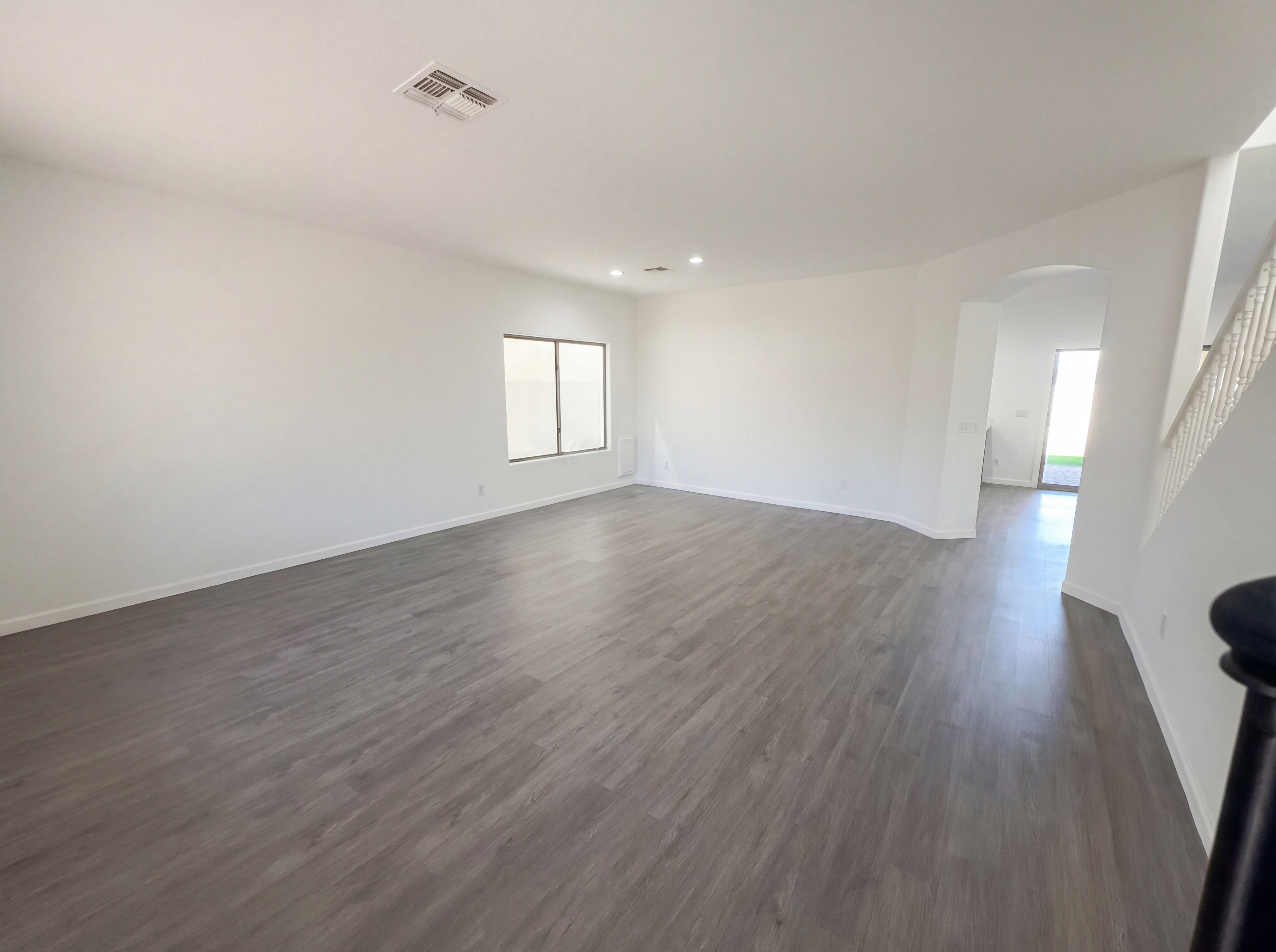 Photo 3 of 32 of 12826 W Mulberry Dr, Avondale, AZ