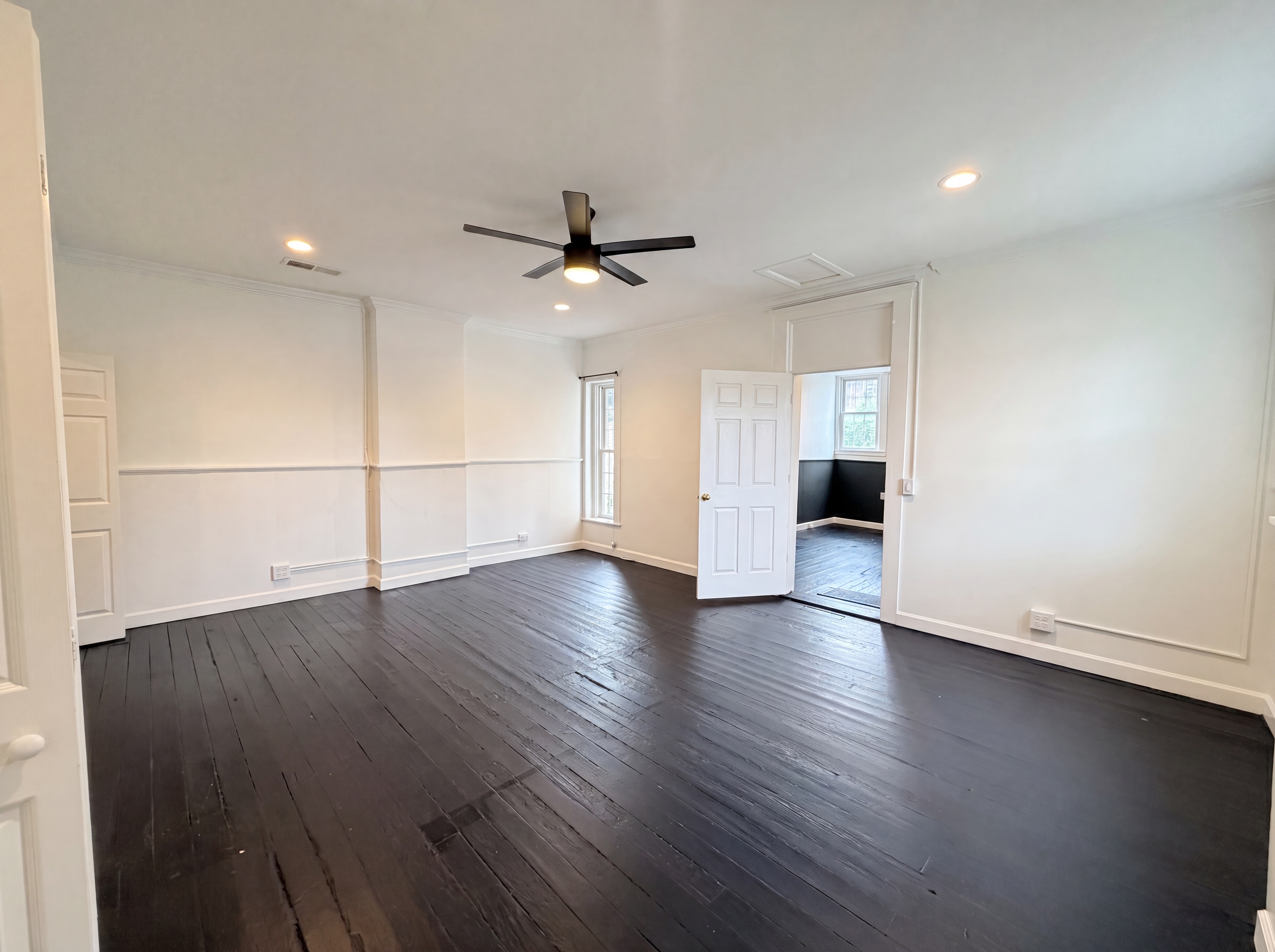 Photo 4 of 27 of 1011 Rogers St, Louisville, KY