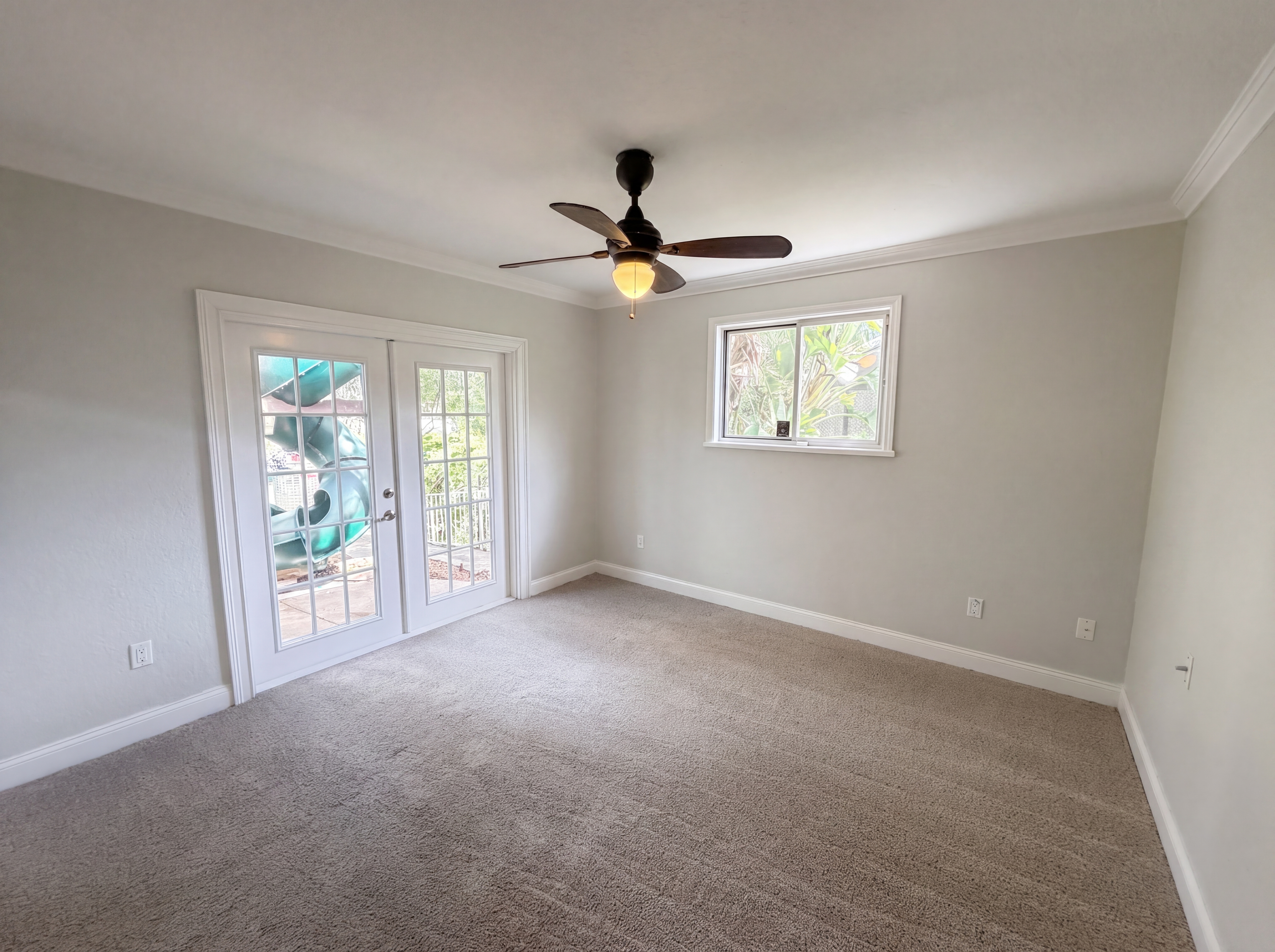 Photo 19 of 50 of 5609 Executive Dr, New Port Richey, FL