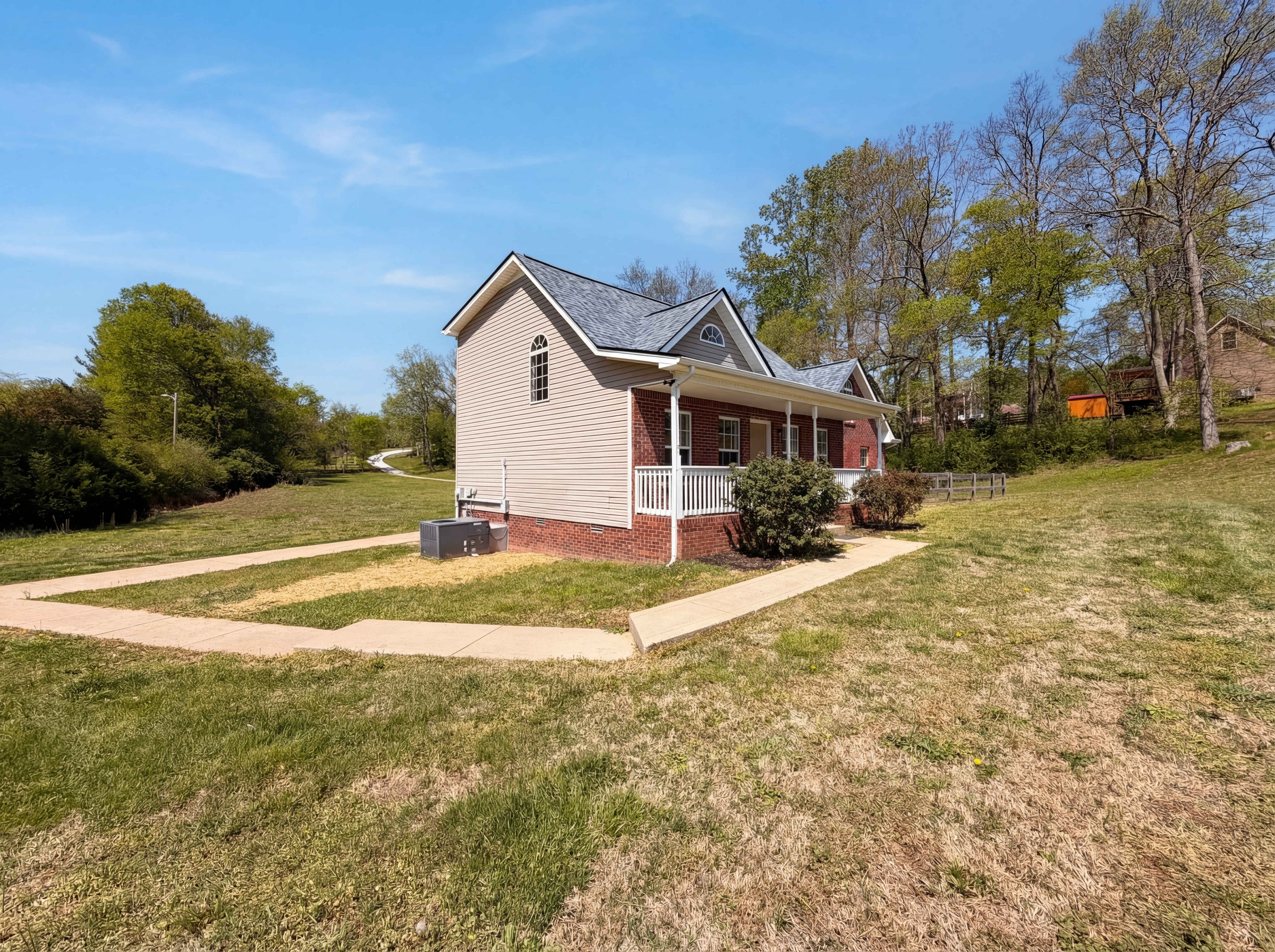 Photo 19 of 23 of 1666 Sparkleberry Dr, Clarksville, TN