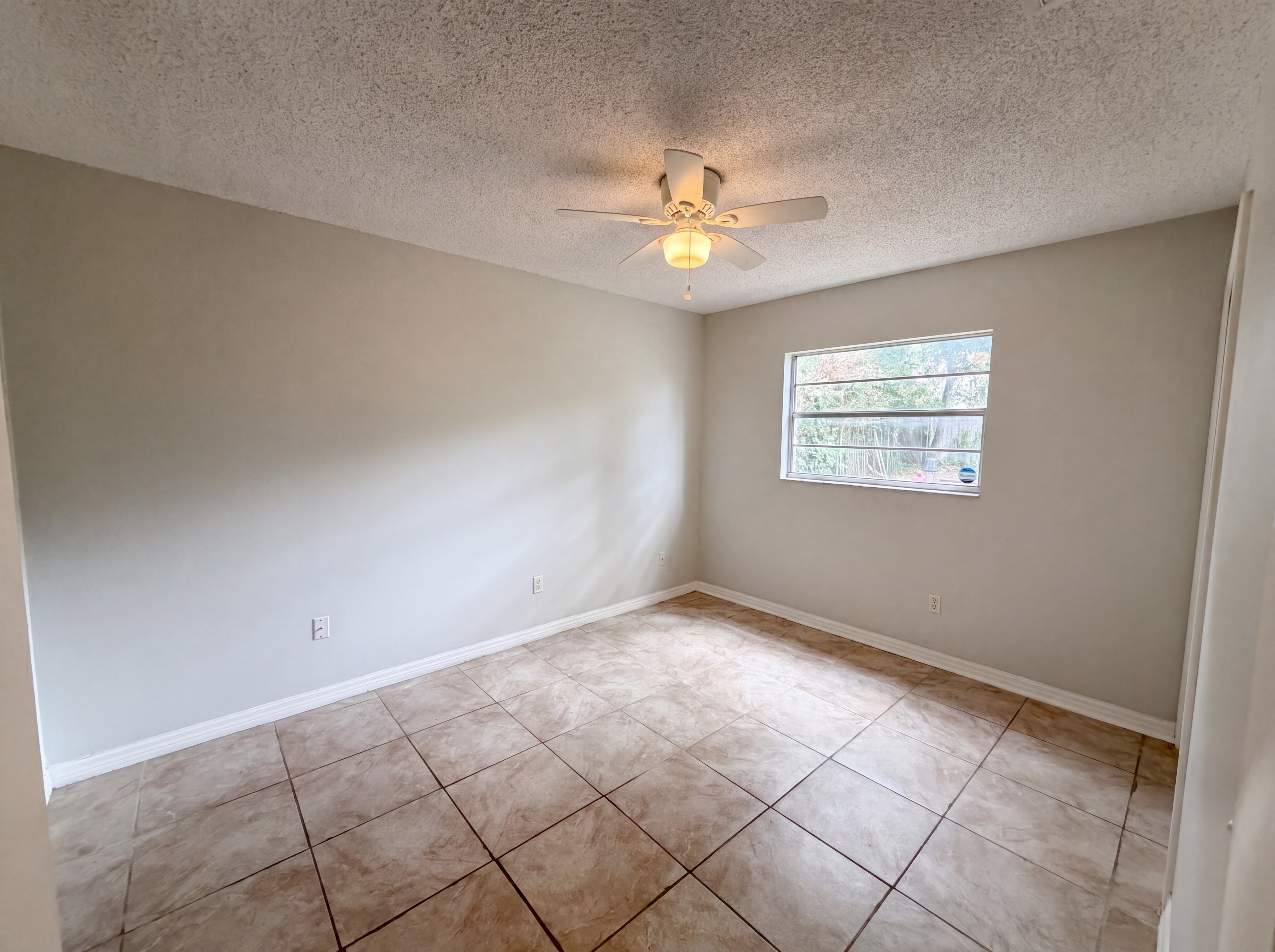 Photo 13 of 22 of 4730 Carmel St, Orlando, FL
