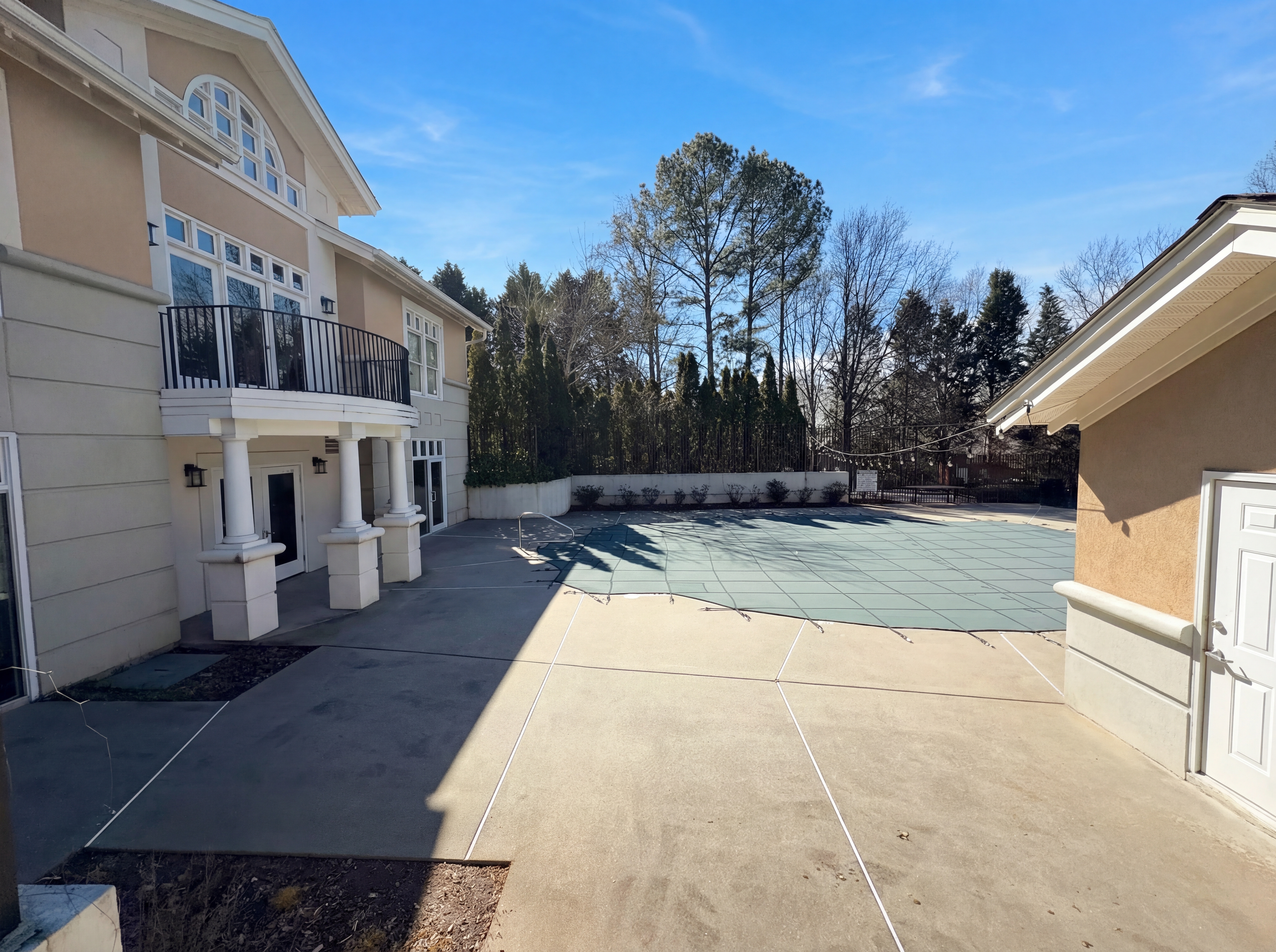 Photo 21 of 24 of 2700 Pine Tree Rd NE, Atlanta, GA