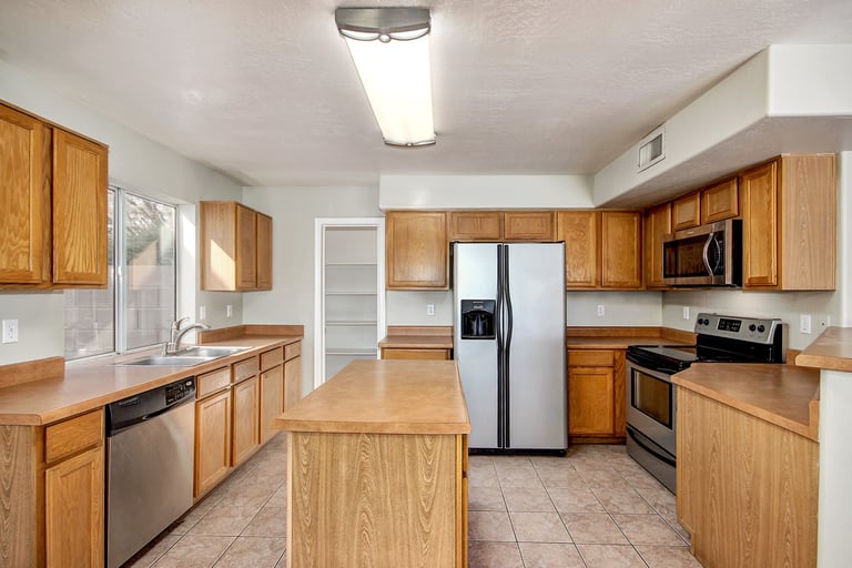 Photo 2 of 33 - 7529 E Monte Ave, Mesa, AZ 85209
