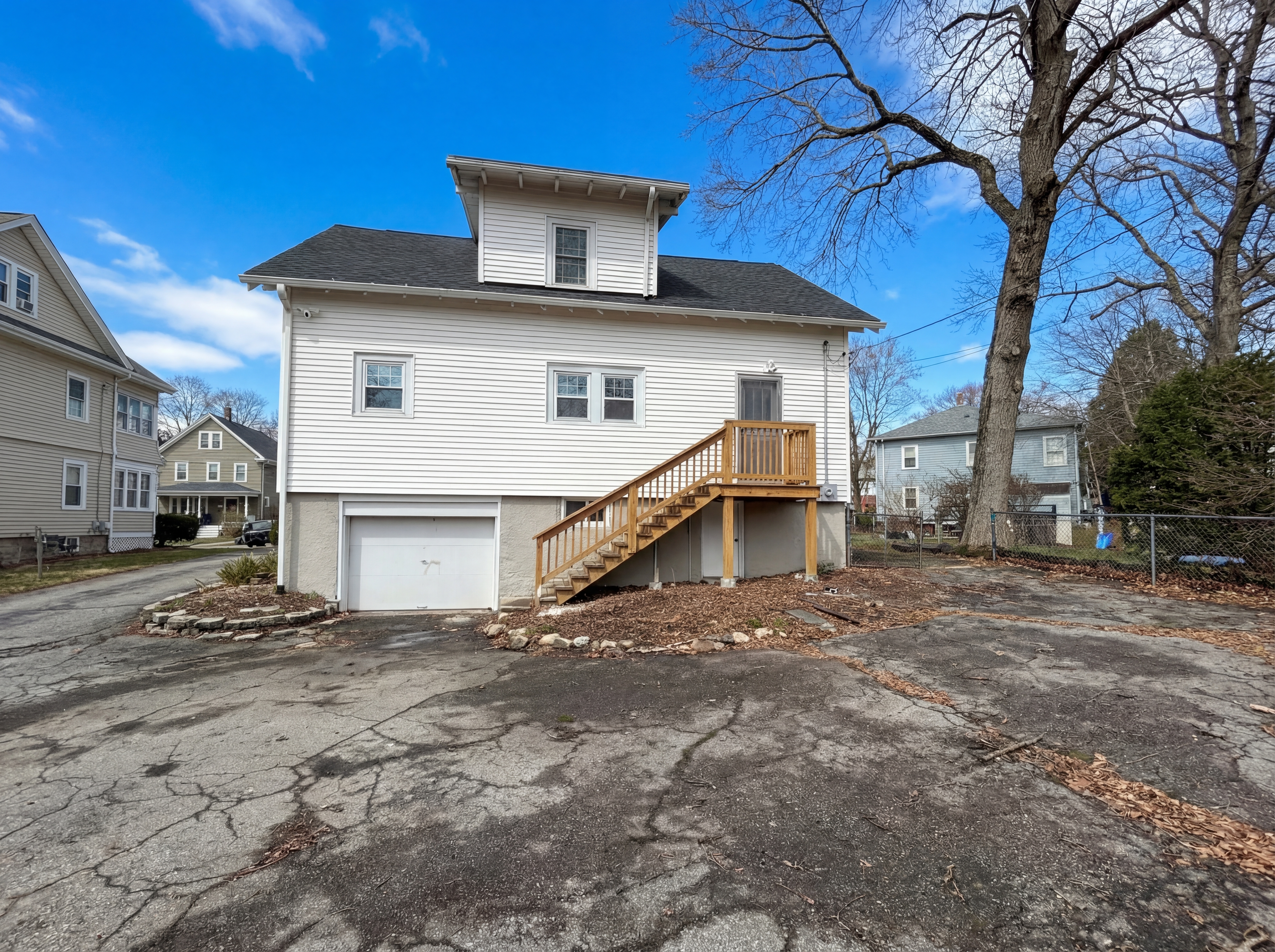 Photo 13 of 21 of 10 Perrot St, Worcester, MA