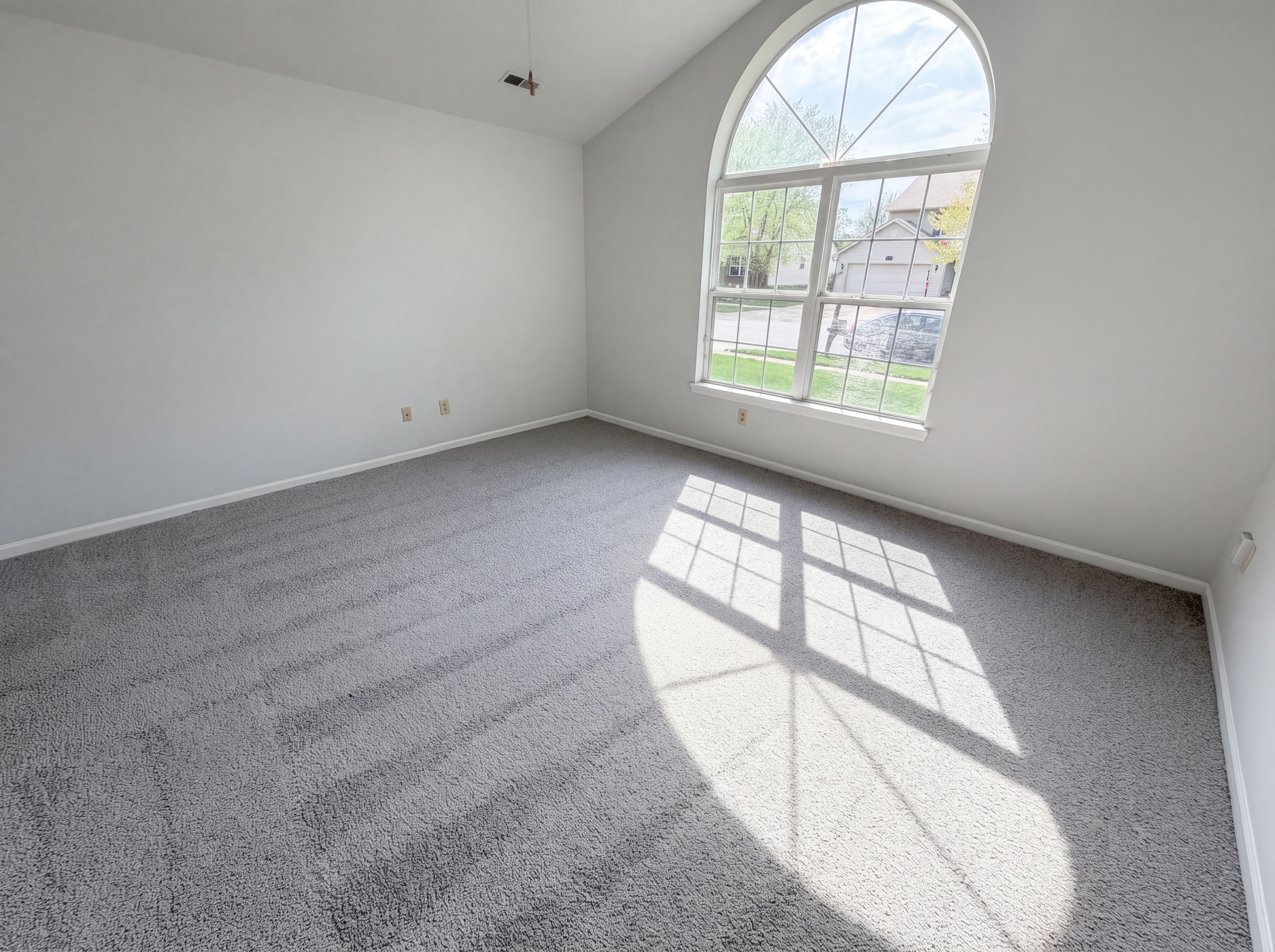 Photo 13 of 21 of 12839 Glengary Dr, Fishers, IN
