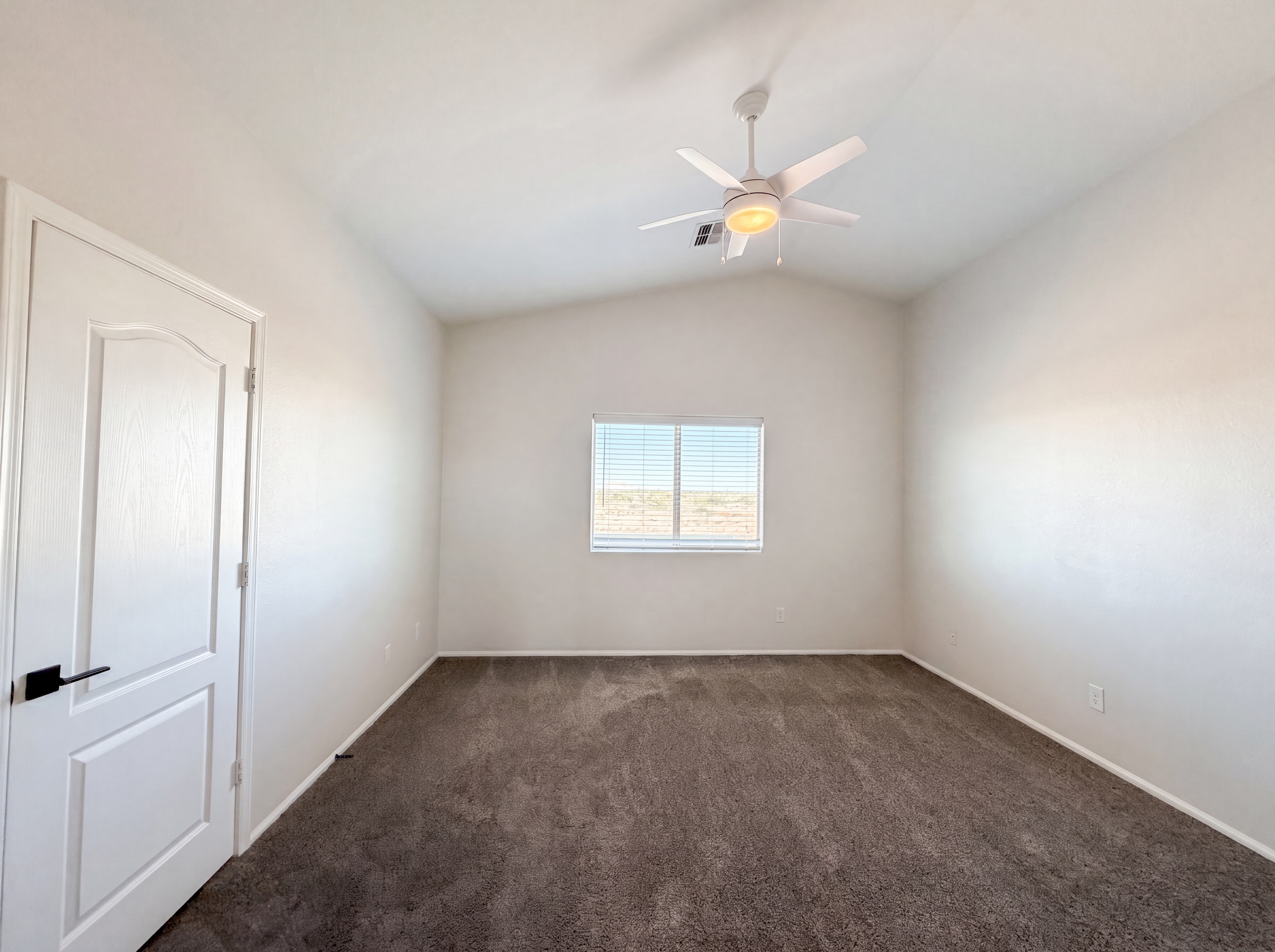 Photo 4 of 23 of 41812 W Hillman Dr, Maricopa, AZ