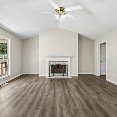 Property photo 3 of 3753 River North Dr
