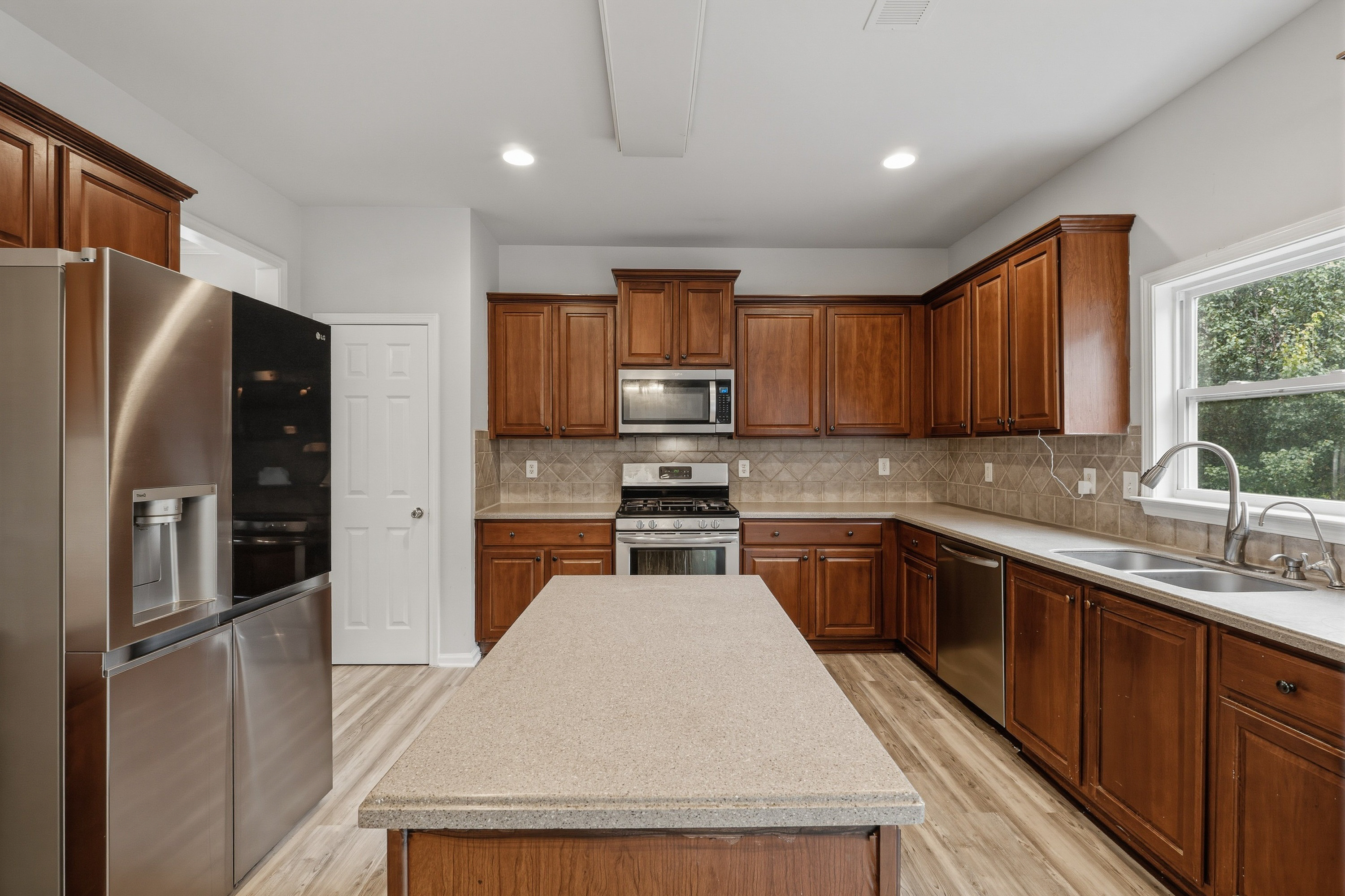 Photo 2 of 64 of 7295 Madison Cir, Union City, GA