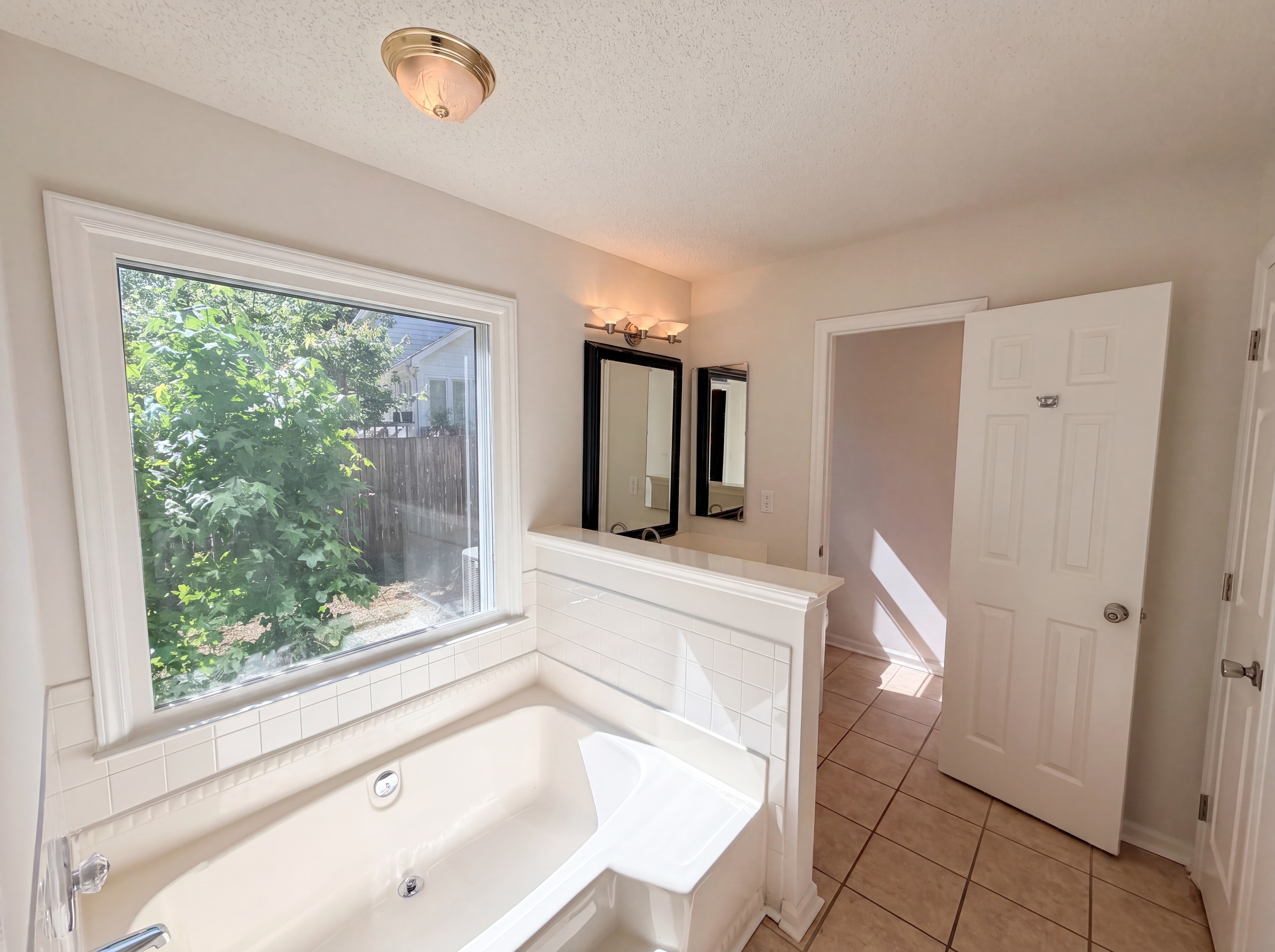 Photo 16 of 19 of 13622 Tynecastle Ln, Matthews, NC