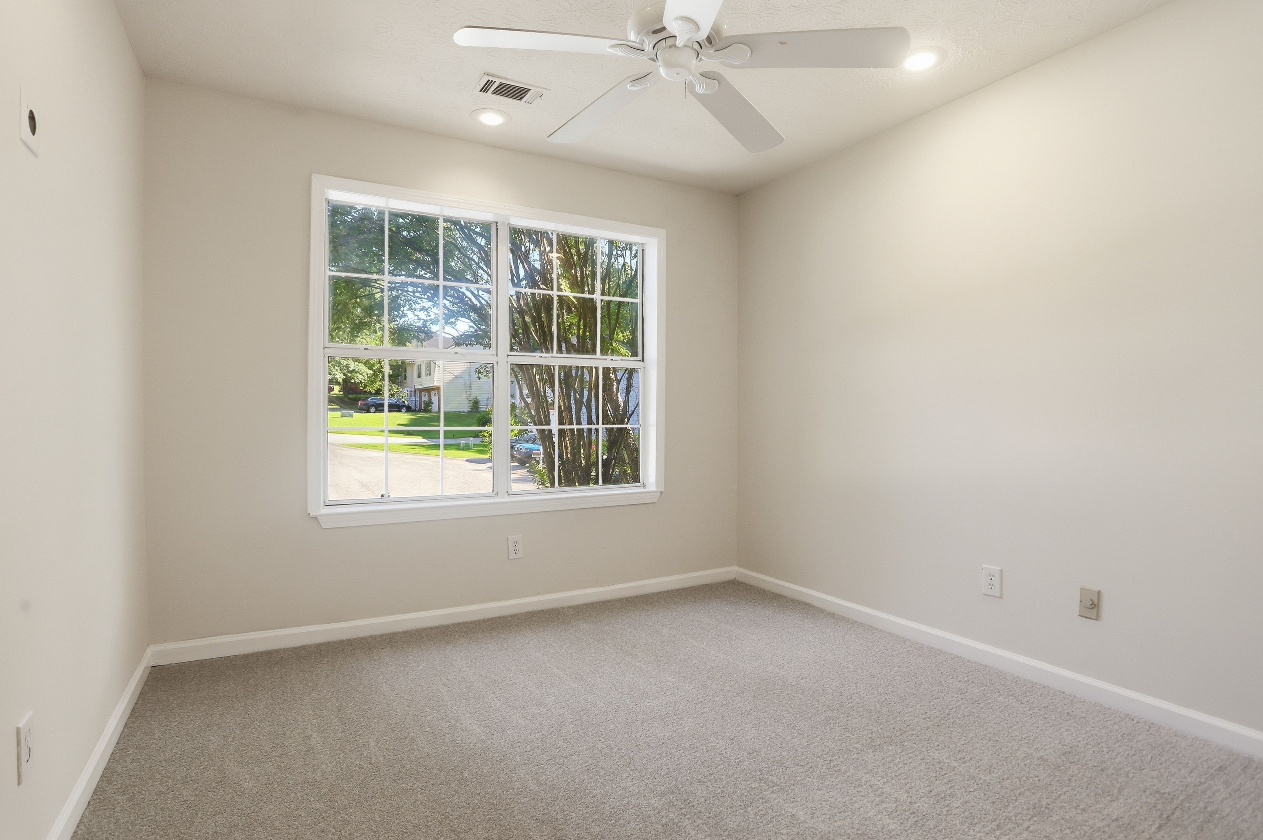 Photo 15 of 34 of 3566 Dyer Parke Ln SW, Marietta, GA