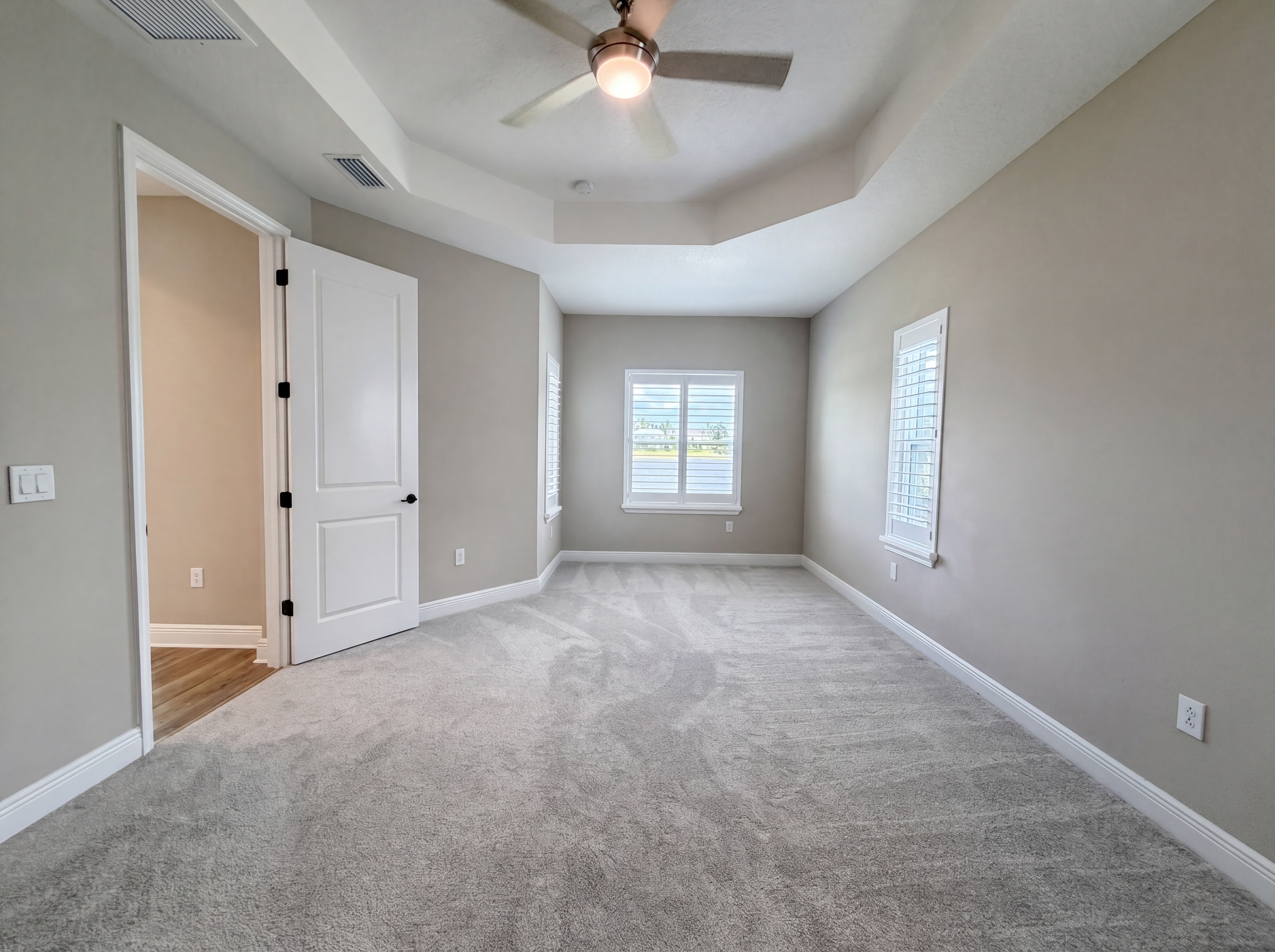 Photo 21 of 34 of 10710 Falling Leaf Ct, Parrish, FL