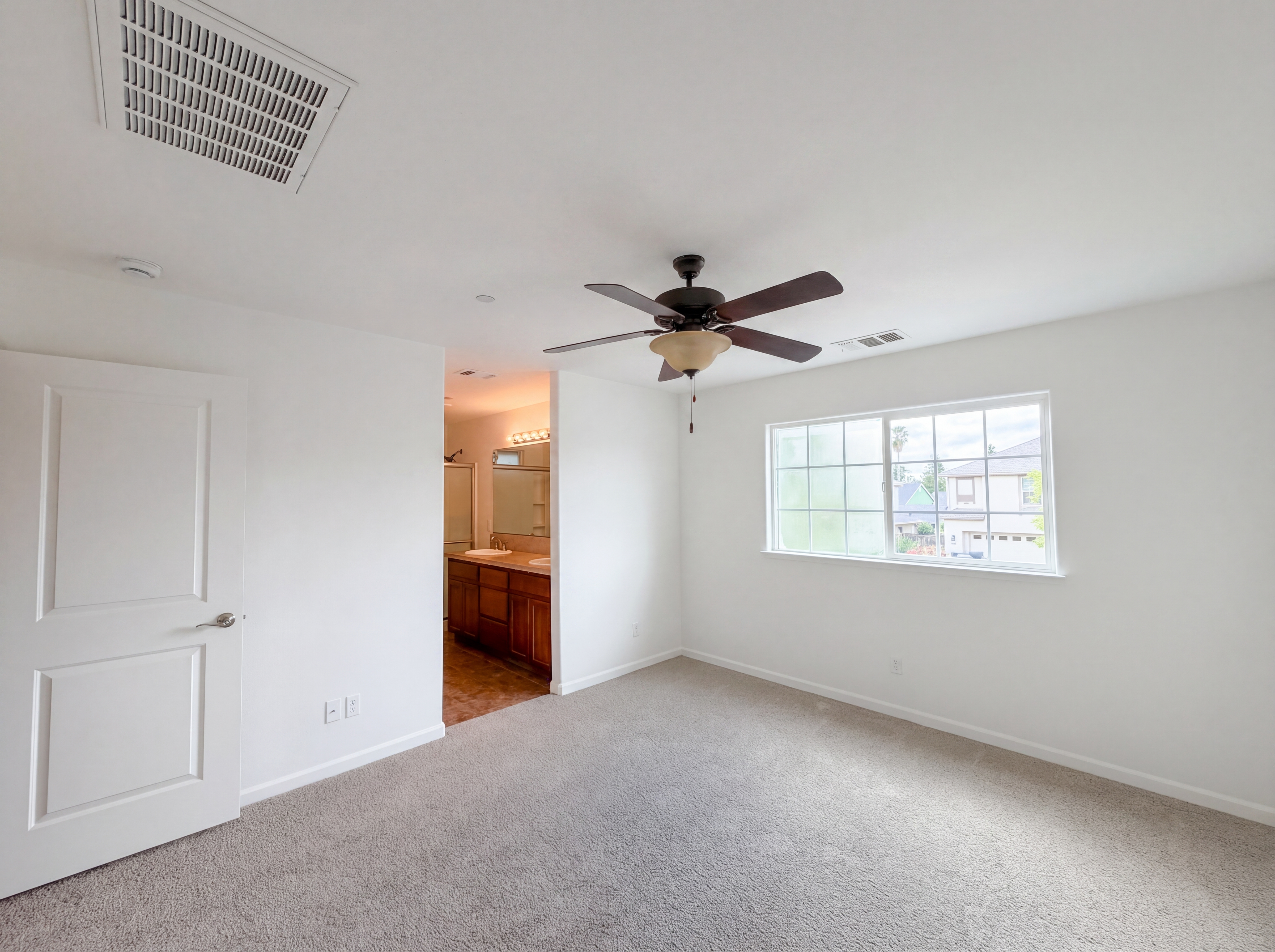 Photo 18 of 37 of 251 Sugnet Way, Sacramento, CA