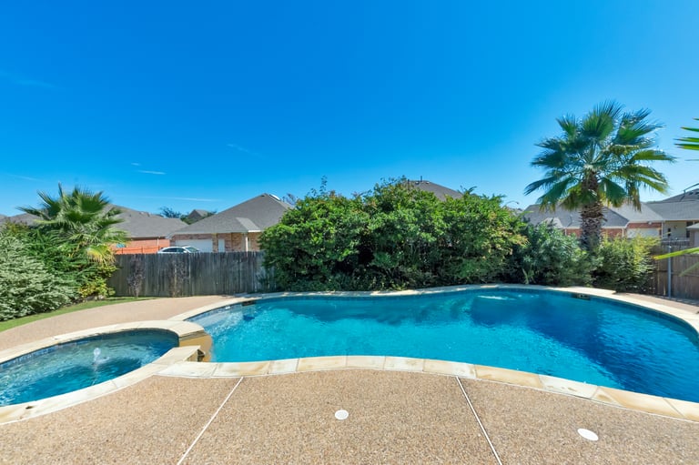 Photo 34 of 36 - 5536 Lavaca Rd, Grand Prairie, TX 75052