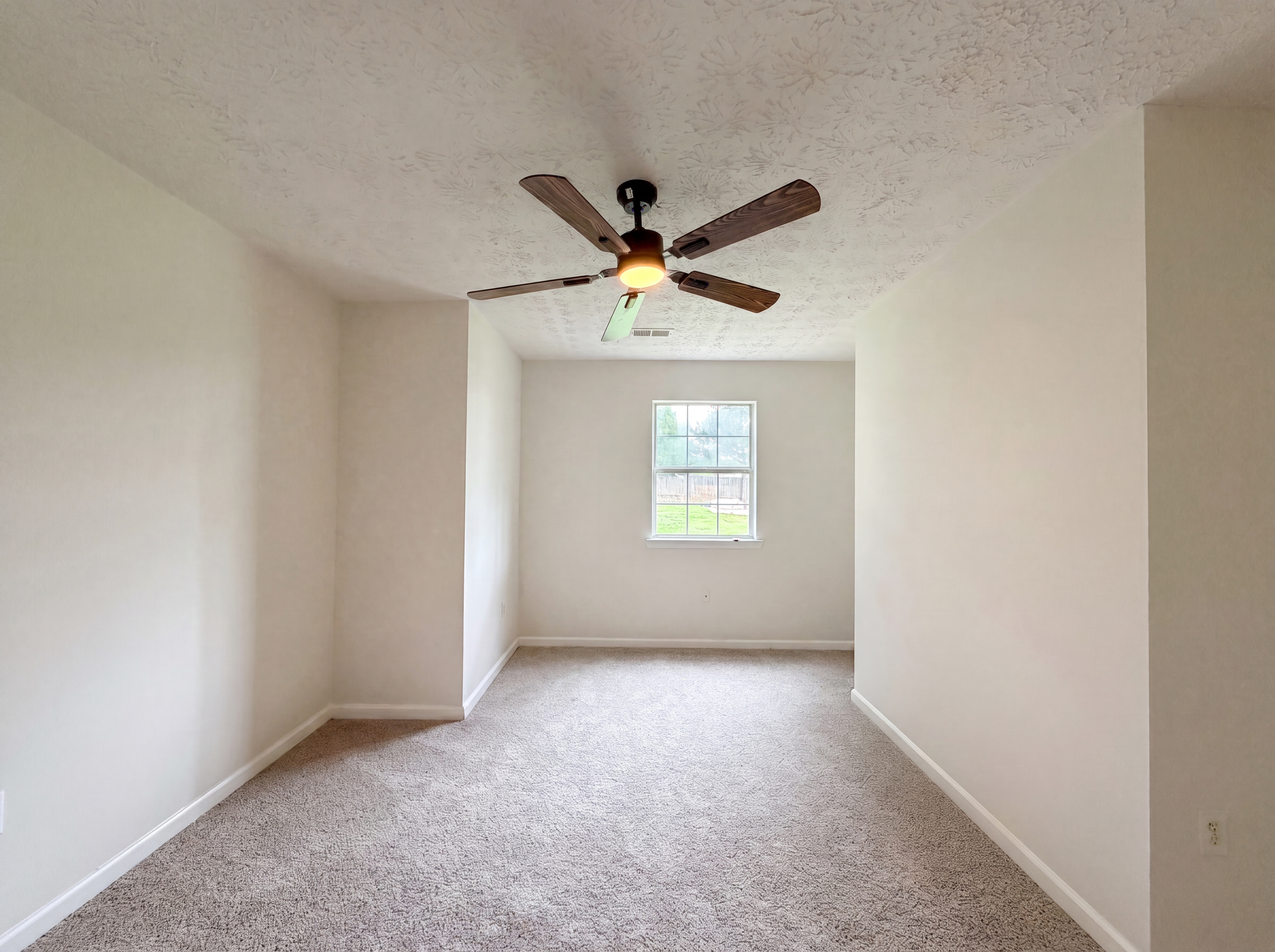 Photo 15 of 32 of 5355 Queen Ester Ct, Ellenwood, GA