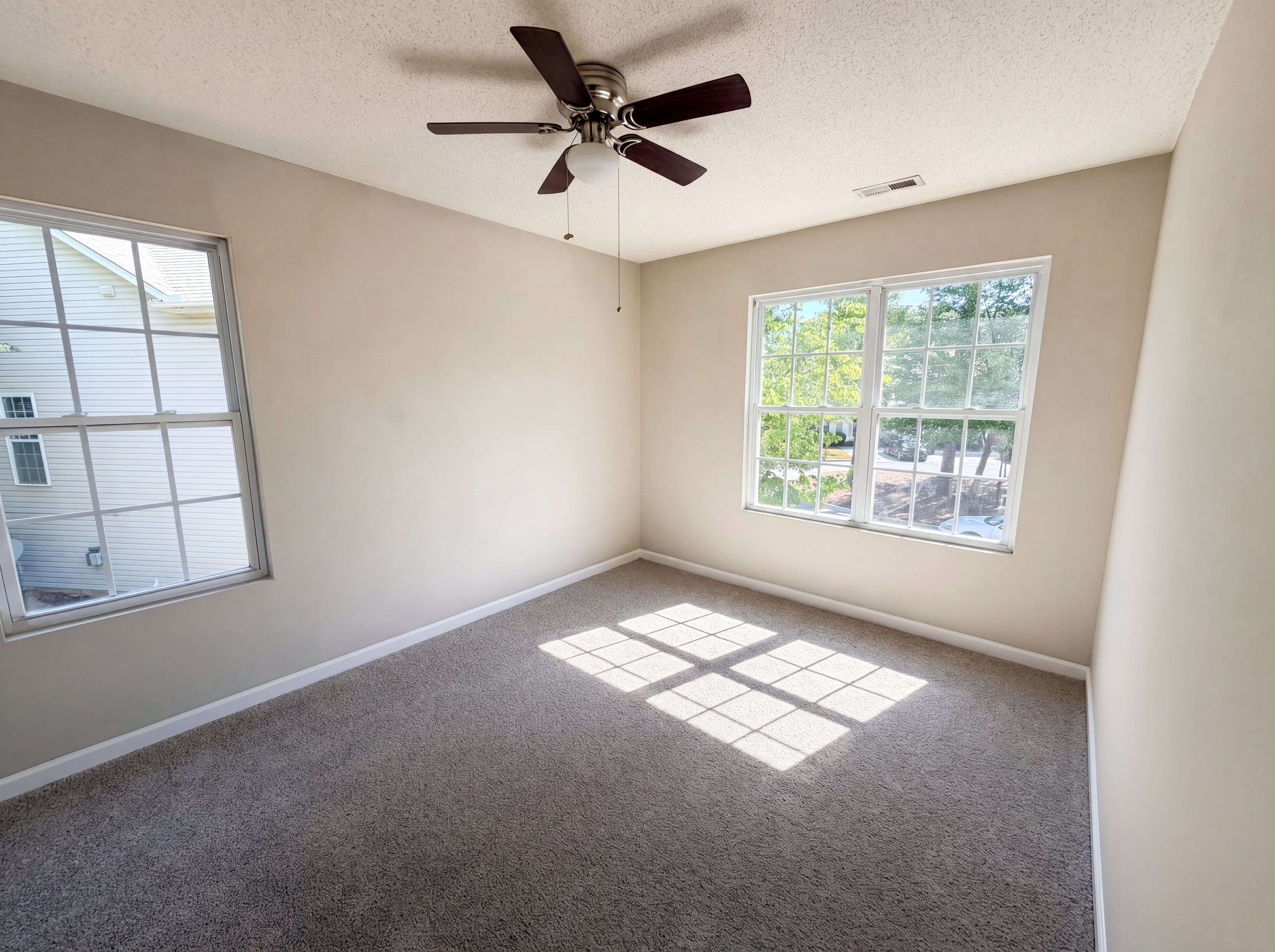 Photo 11 of 17 of 43 Edgebrook Cir, Durham, NC