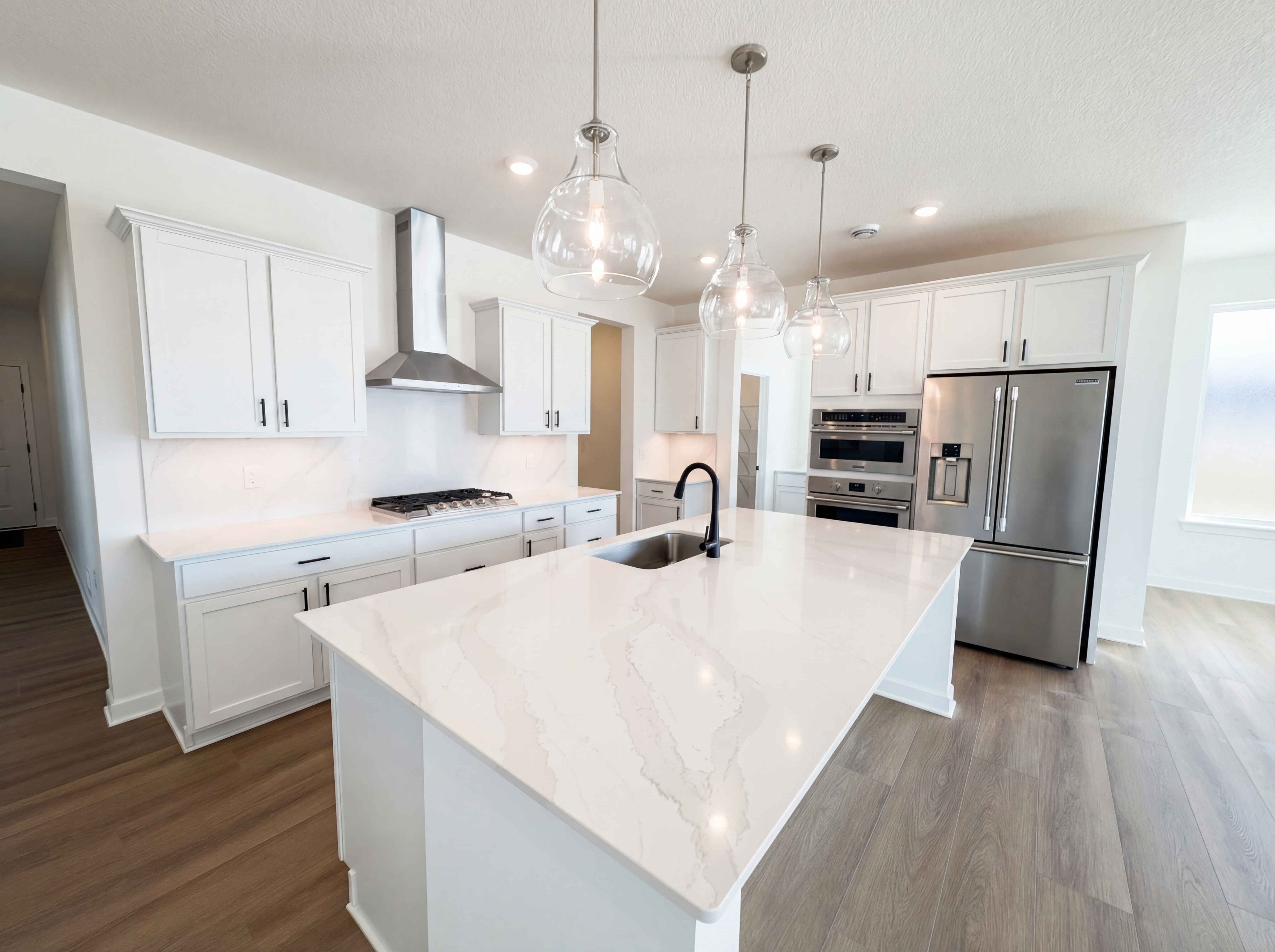 Photo 2 of 21 of 10925 Glacier Ln N, Maple Grove, MN