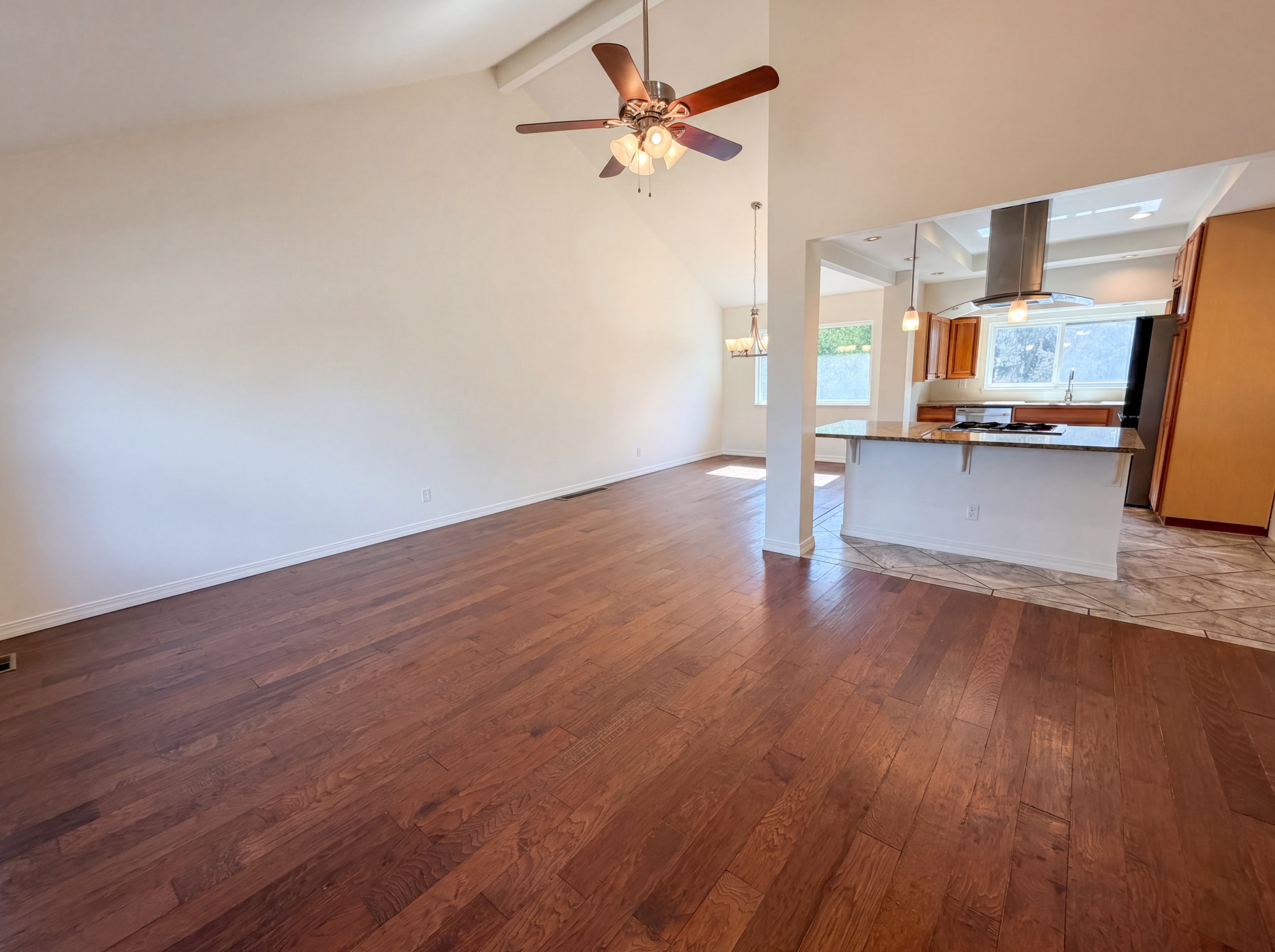 Photo 8 of 30 of 10330 E Weaver Pl, Englewood, CO