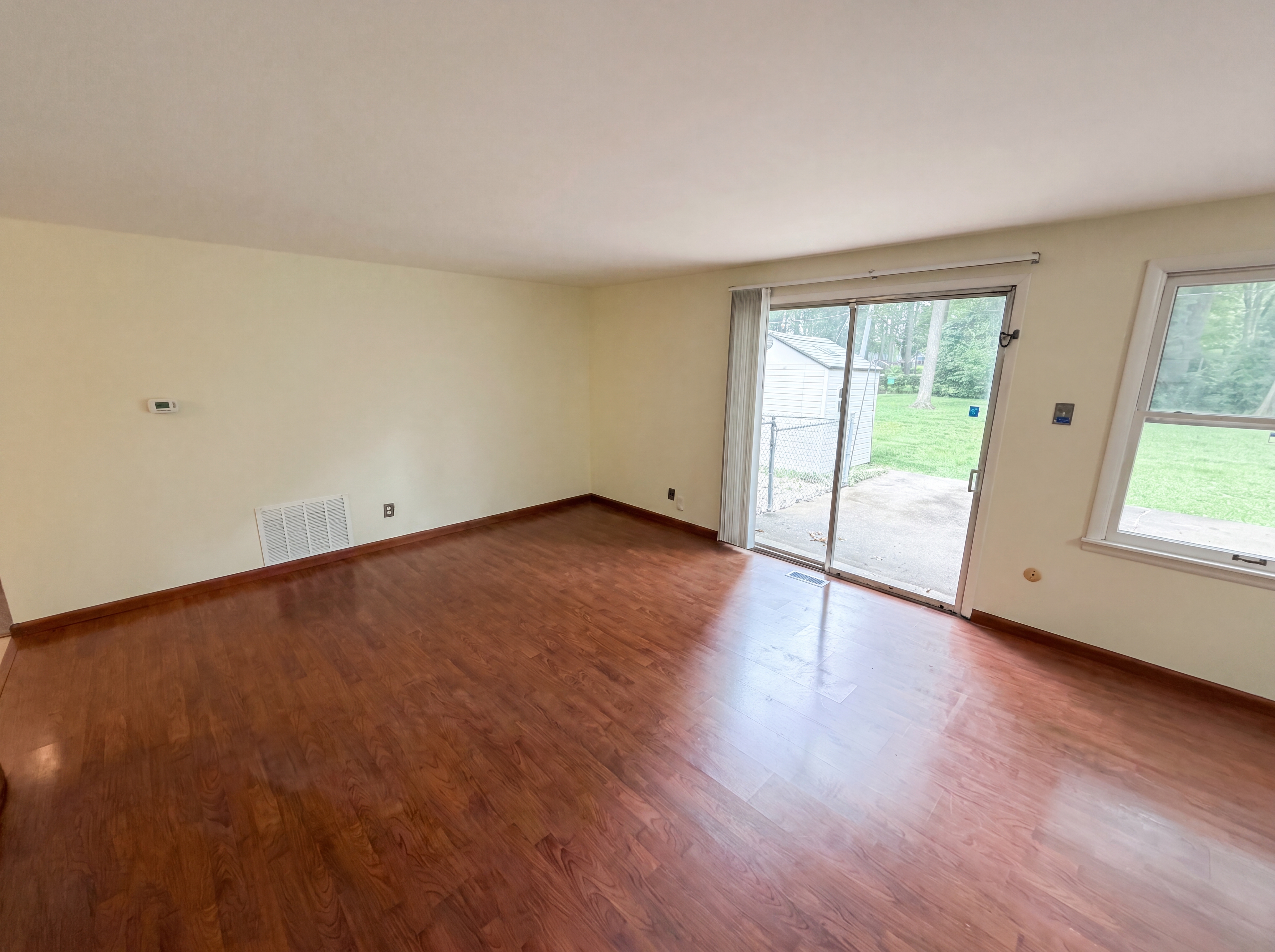 Photo 19 of 23 of 1537 W 74th Pl, Indianapolis, IN