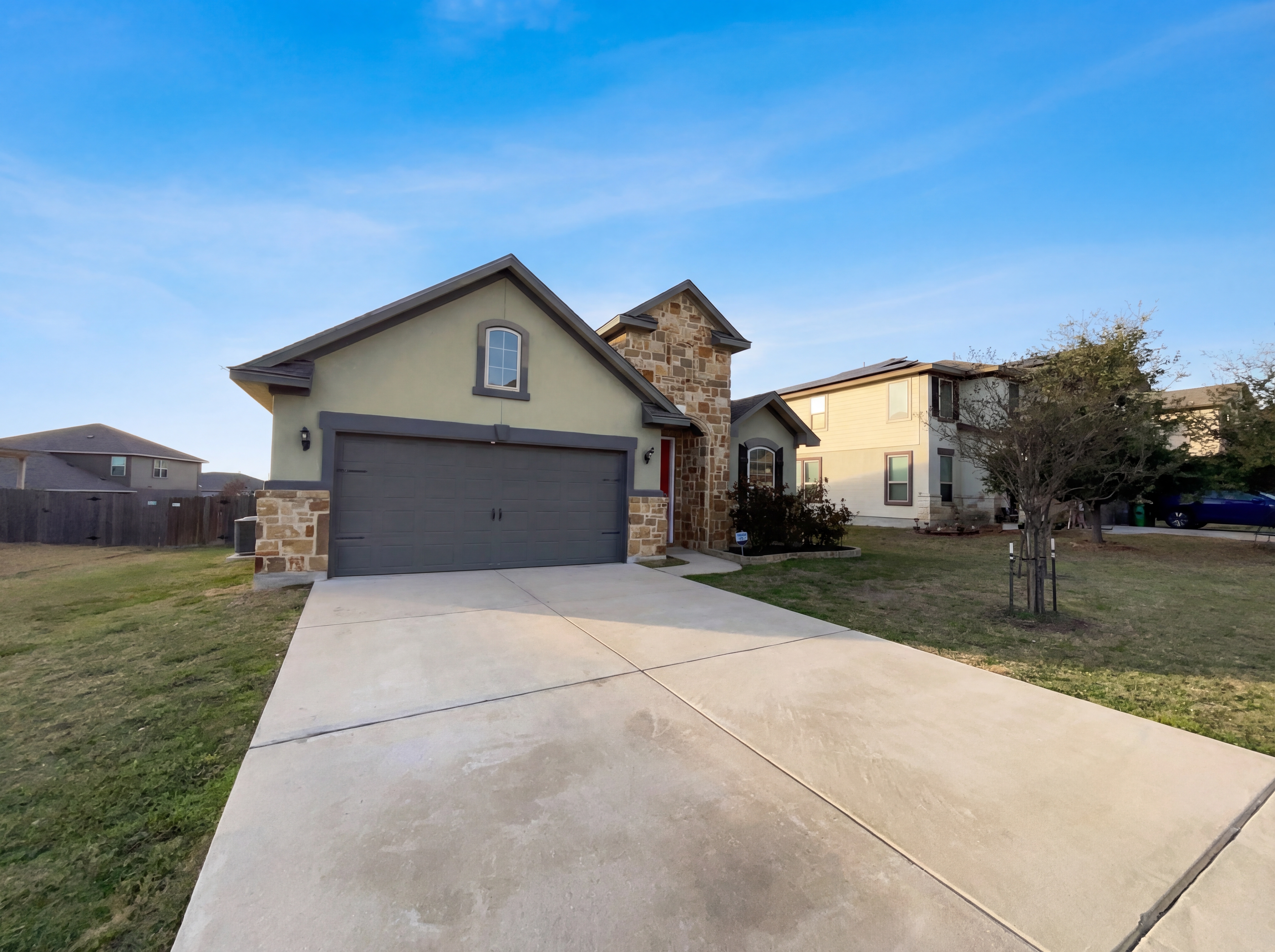 Photo 7 of 19 of 19300 Elk Horn Dr, Pflugerville, TX