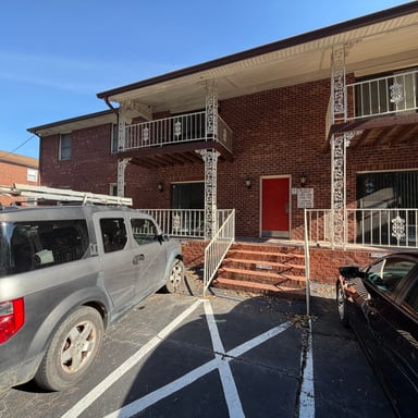Property photo 1 of 101 Carriage House Dr
