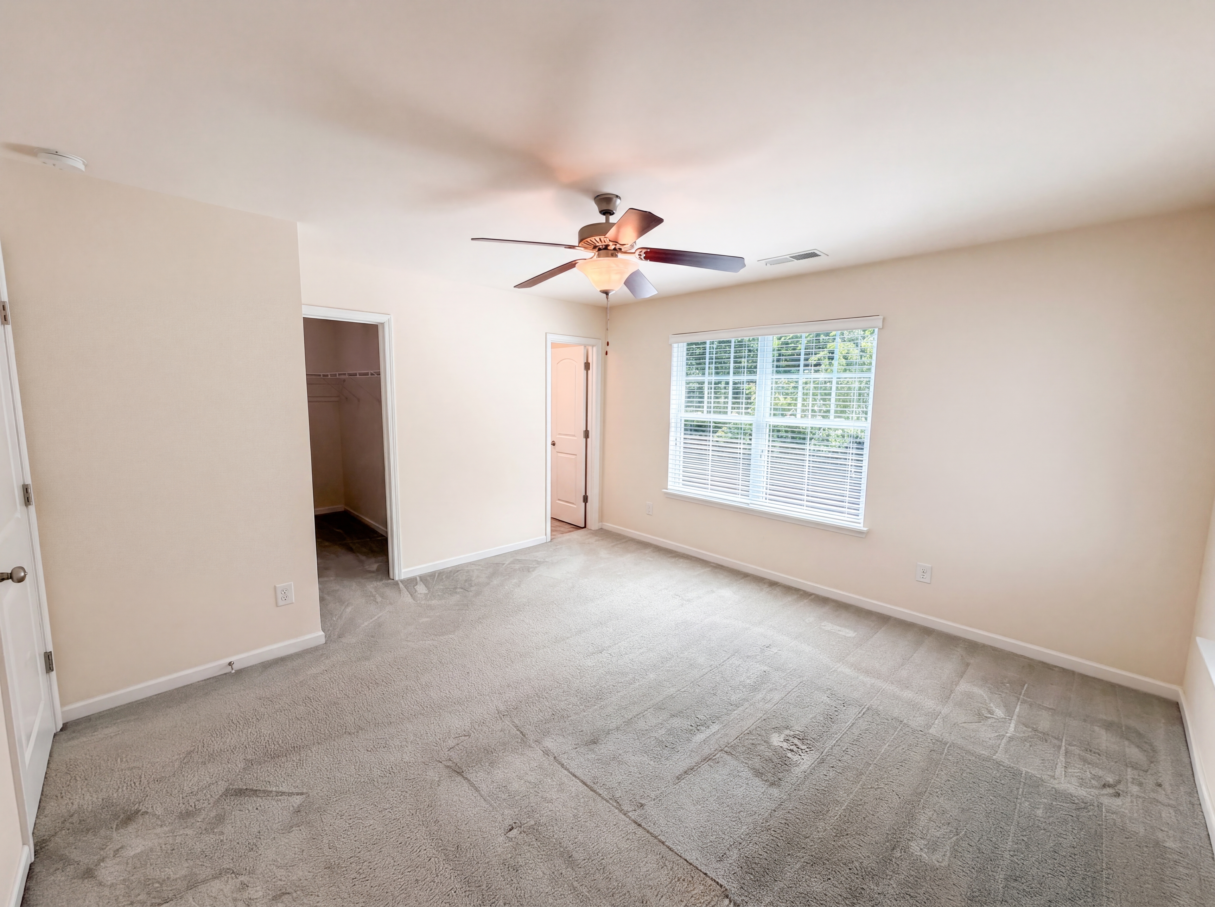 Photo 4 of 19 of 13809 Singleleaf Ln, Charlotte, NC