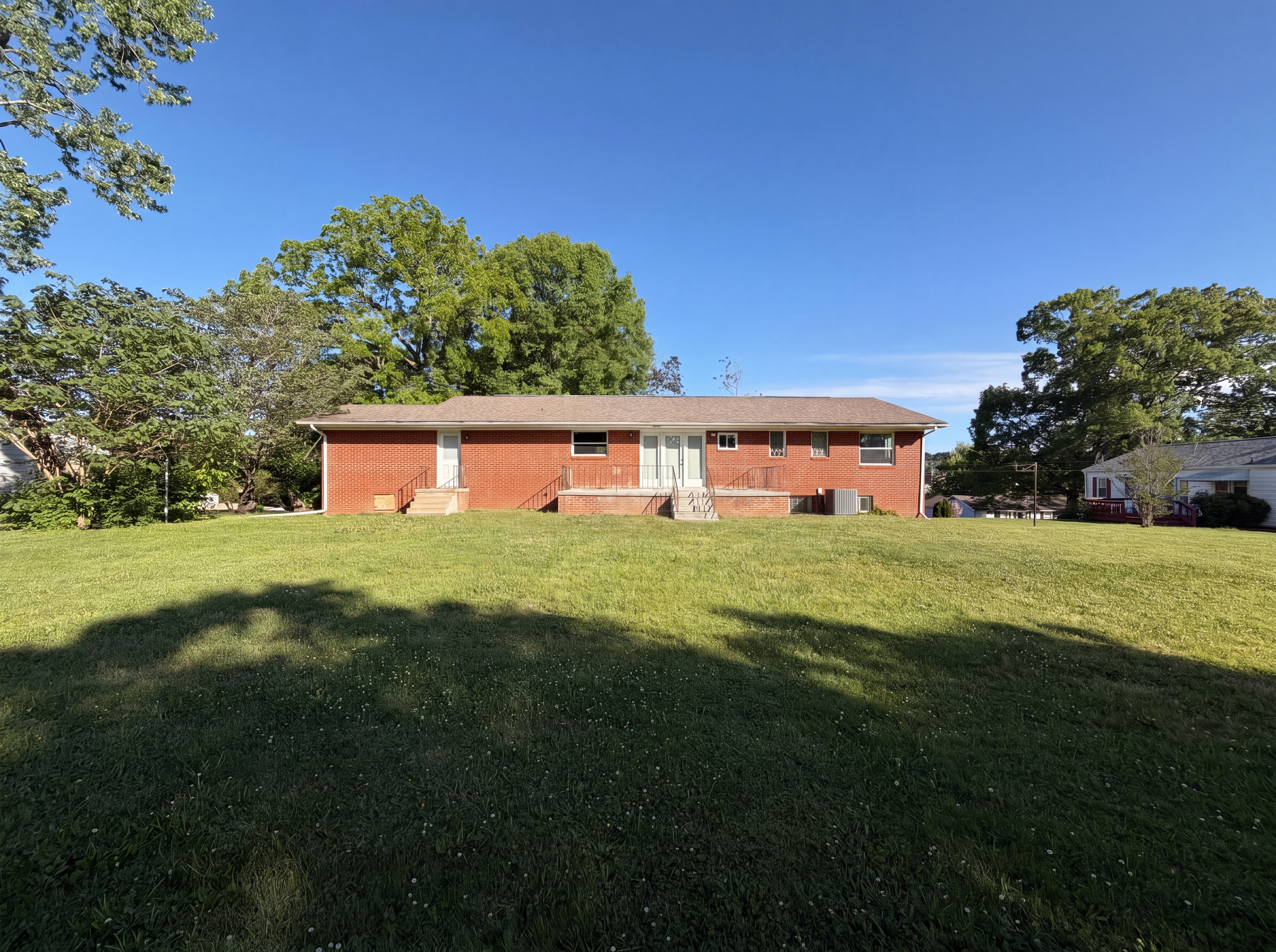 Photo 5 of 29 of 1204 Britton Dr, Knoxville, TN