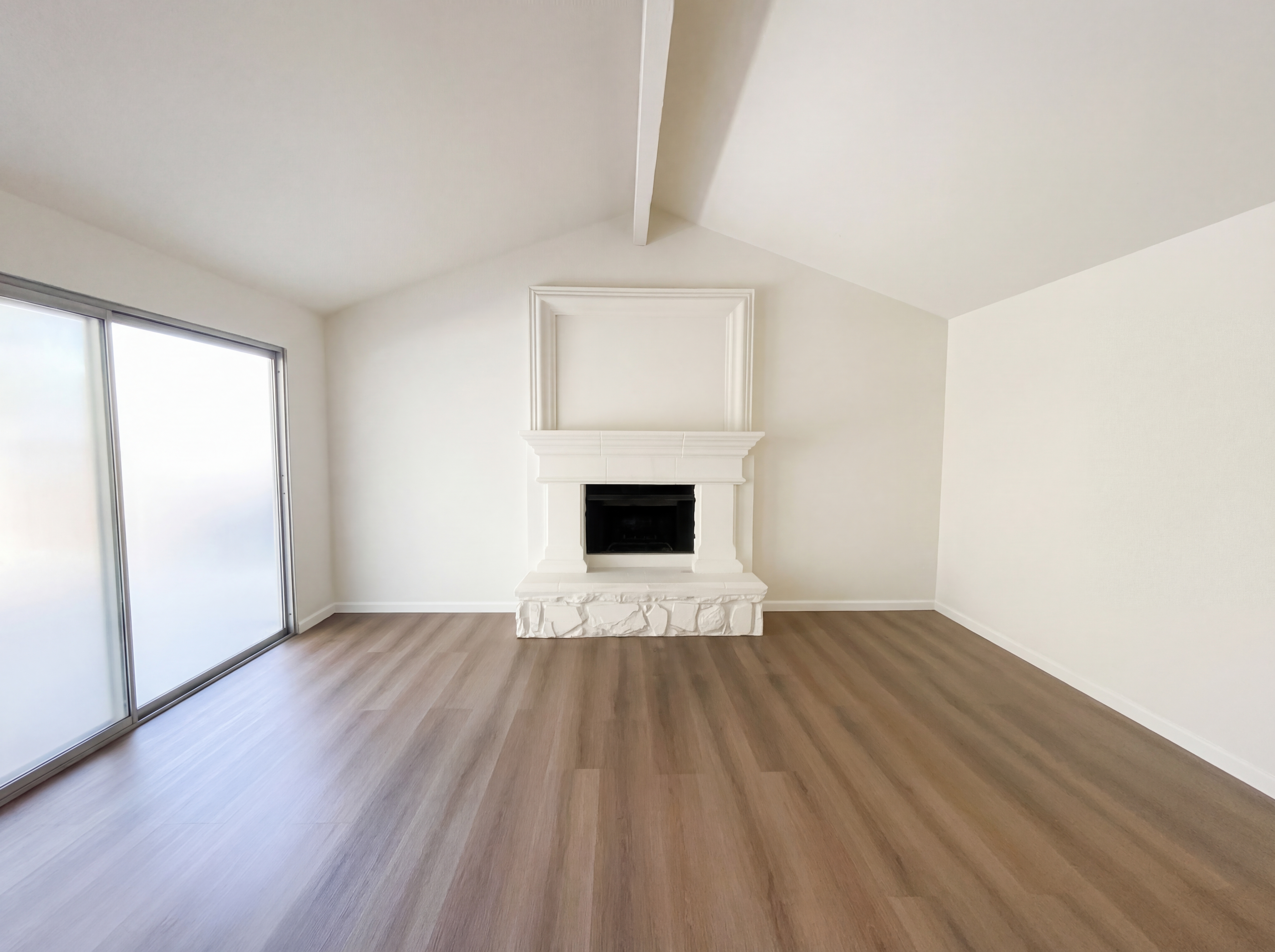 Photo 3 of 20 of 8271 Moorhaven Way, Sacramento, CA