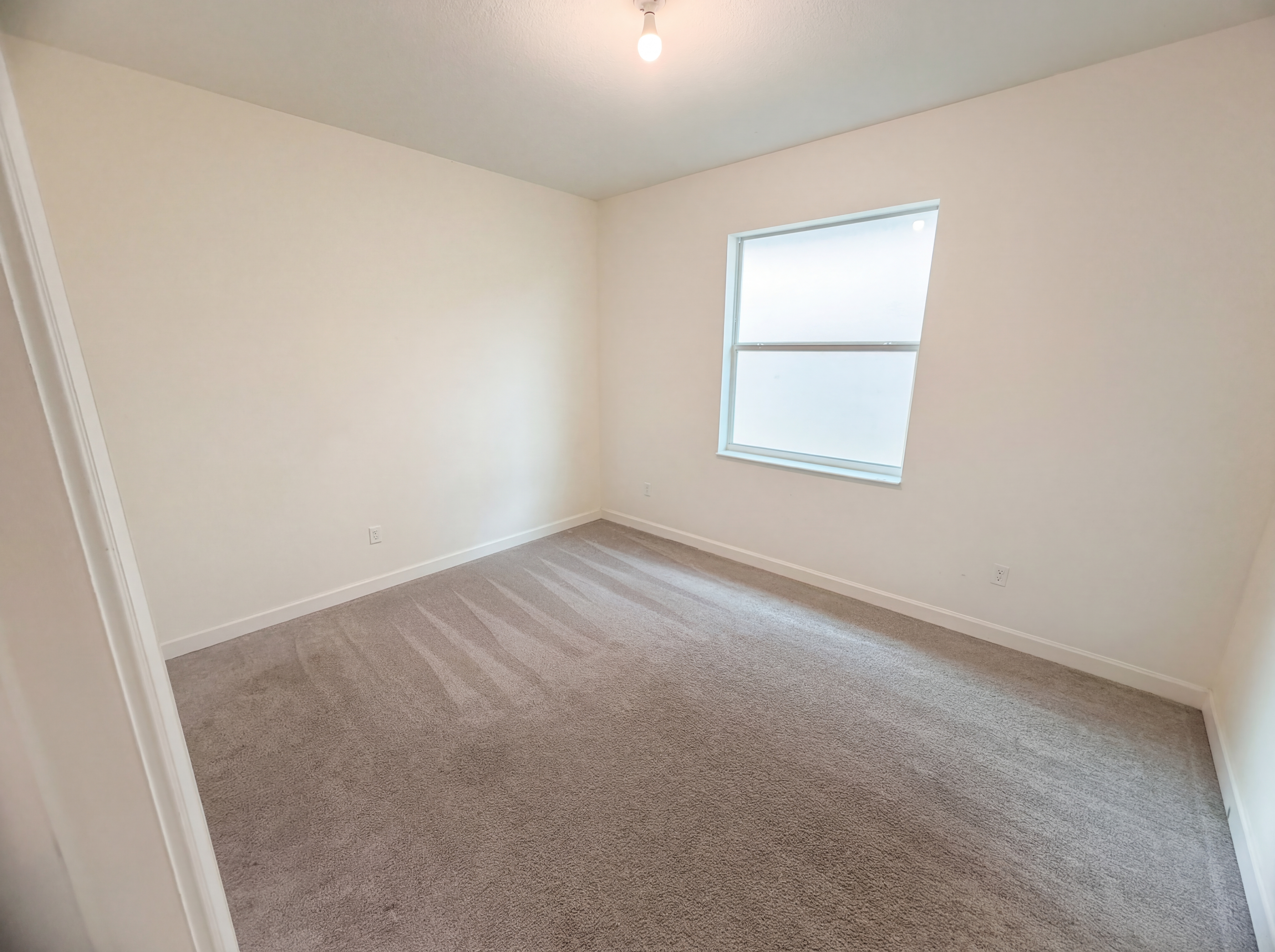 Photo 4 of 28 of 12473 NW Lynch Ln, Port Saint Lucie, FL