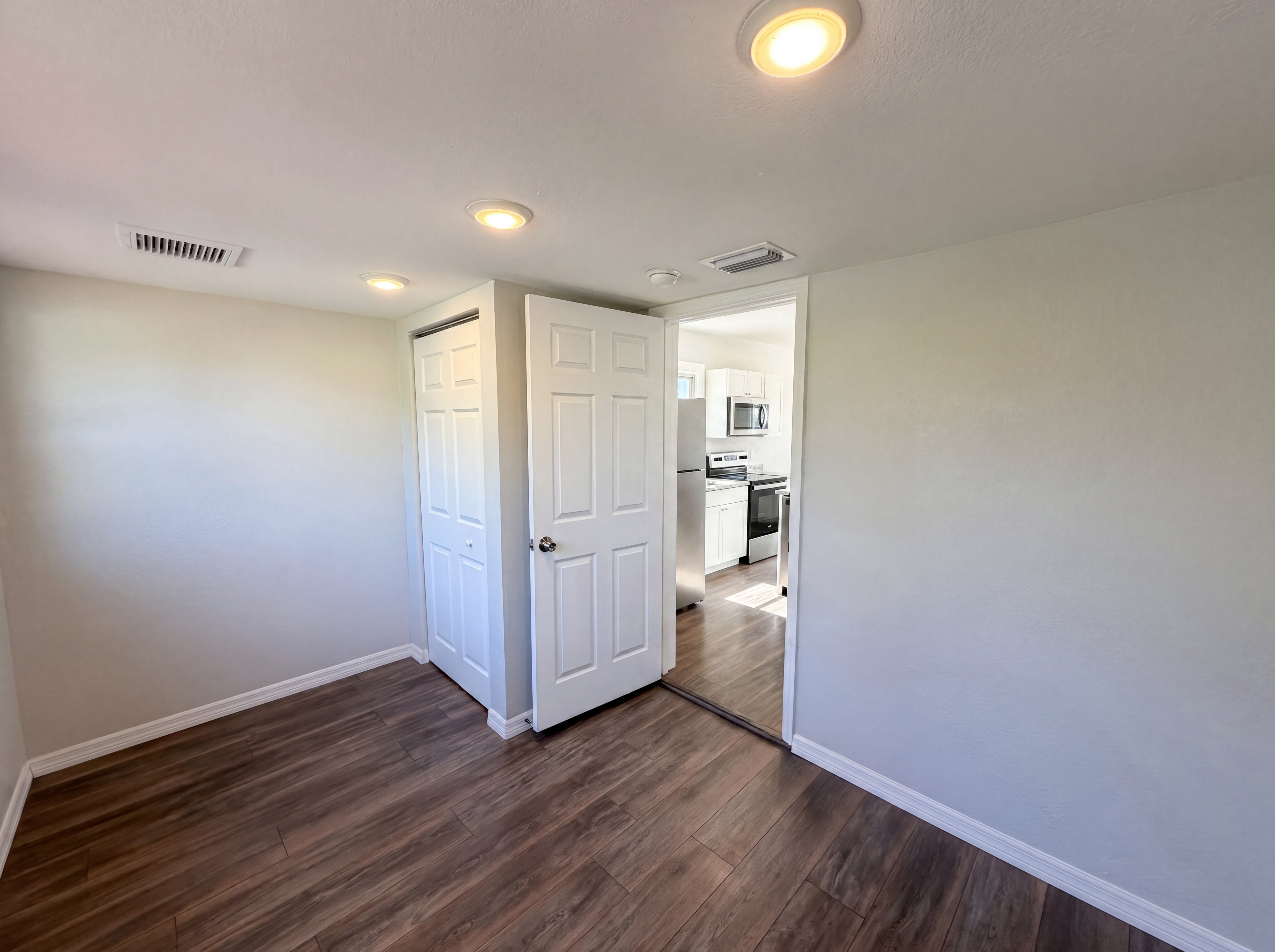 Photo 12 of 19 of 5005 Tangerine Ave S, Gulfport, FL