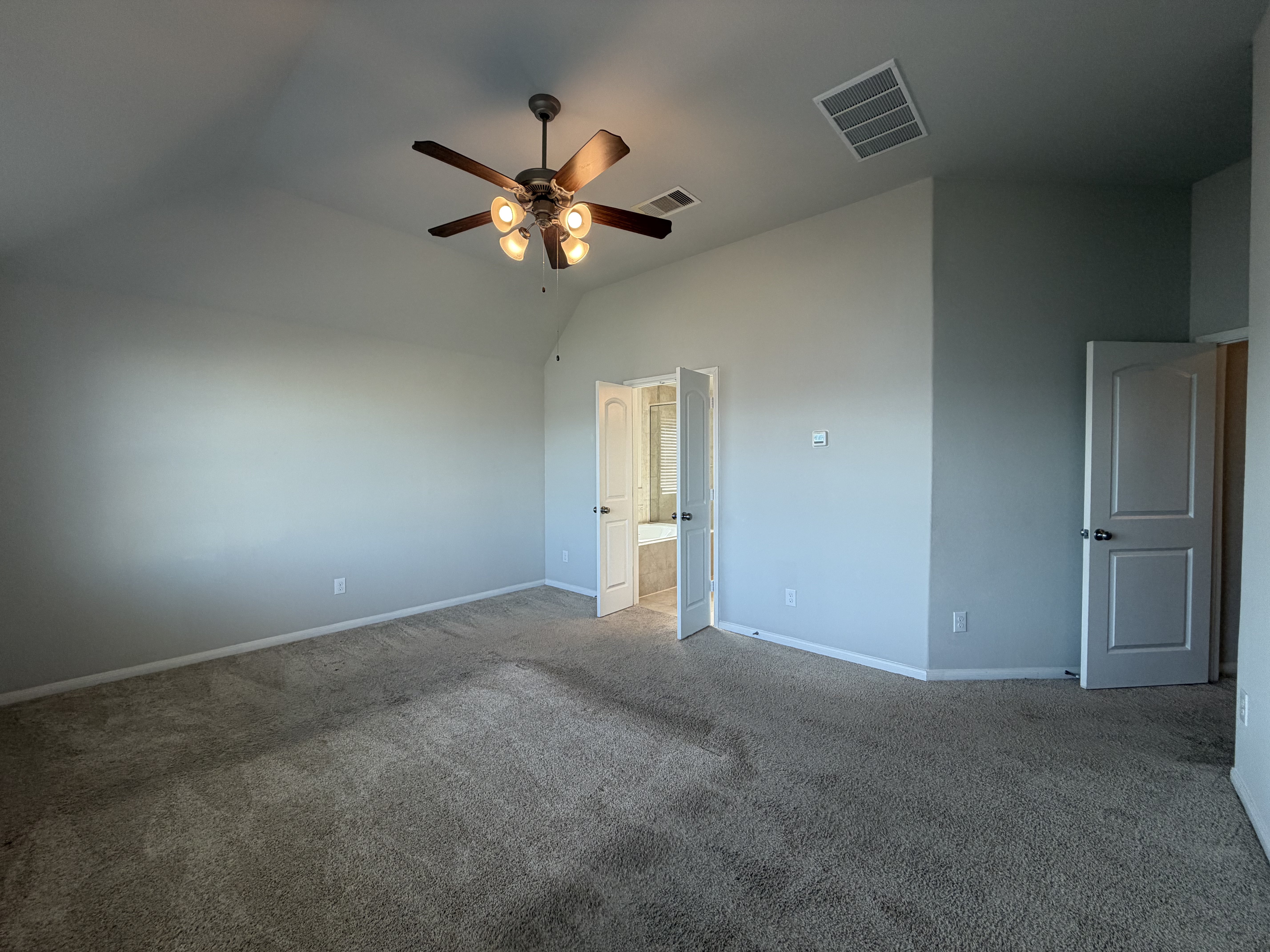 Photo 4 of 22 of 222 Ashley Way, Alvin, TX