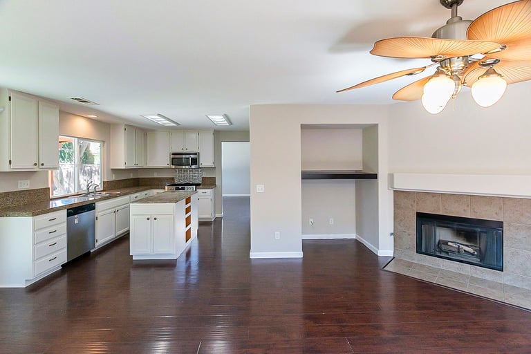 Photo 9 of 27 - 4288 Suffolk St, Jurupa Valley, CA 92509